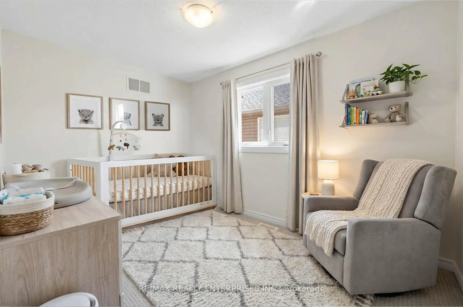 Photo 28 of 19 Midanbury Way, Hamilton, Mount Hope — HOMEH