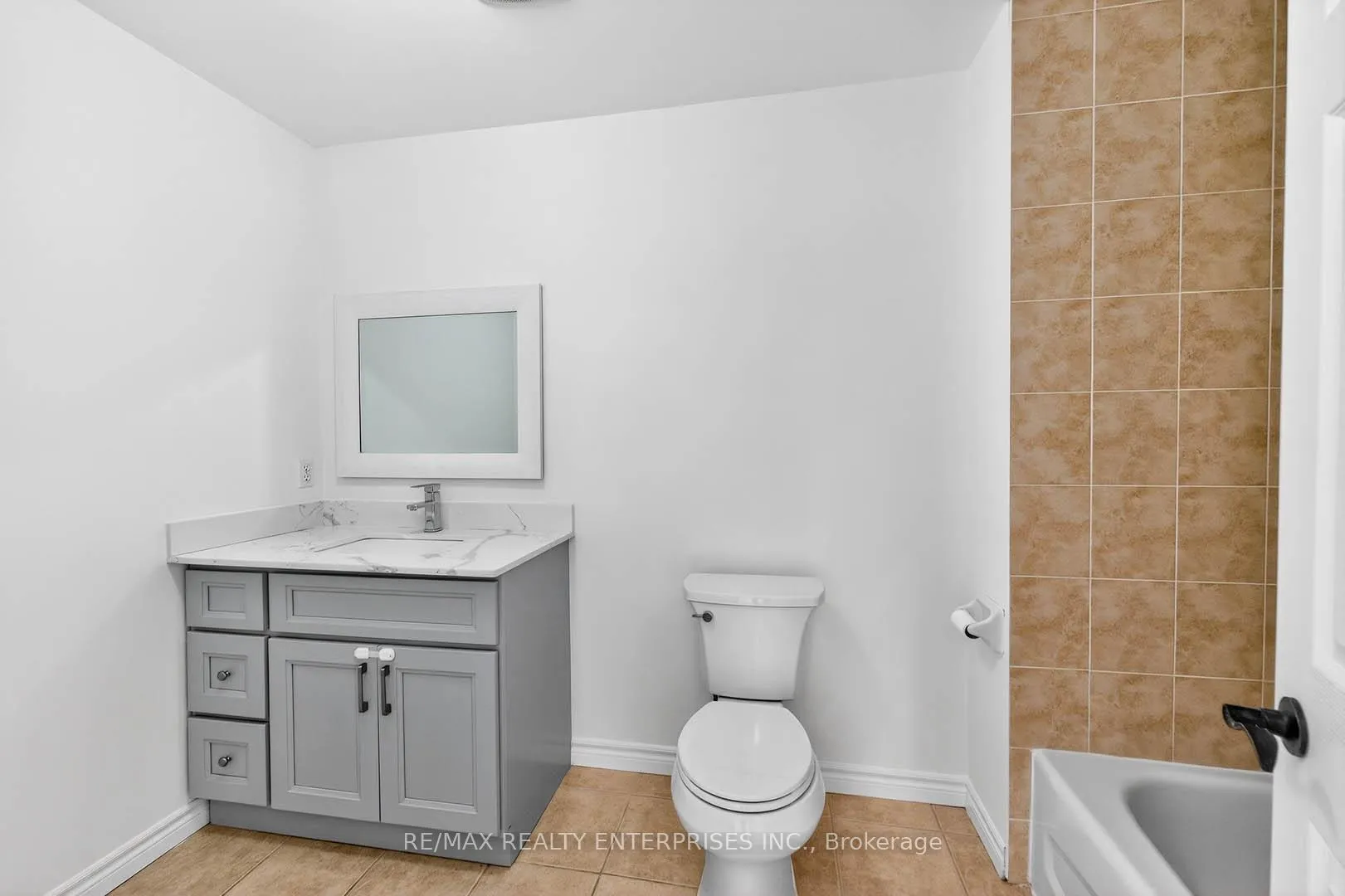 Photo 33 of 19 Midanbury Way, Hamilton, Mount Hope — HOMEH