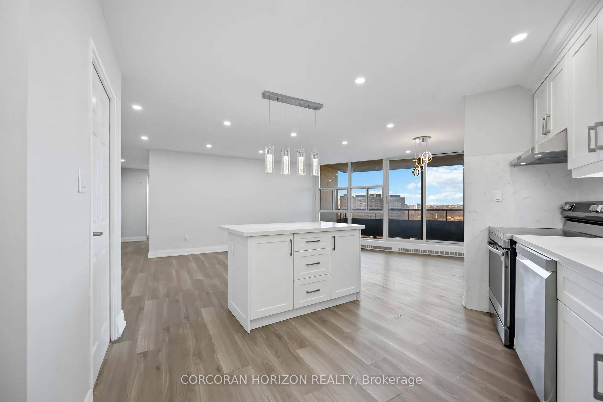 Photo 7 of Unit 1710, 5 Vicora Linkway, Toronto, Flemingdon Park — HOMEH