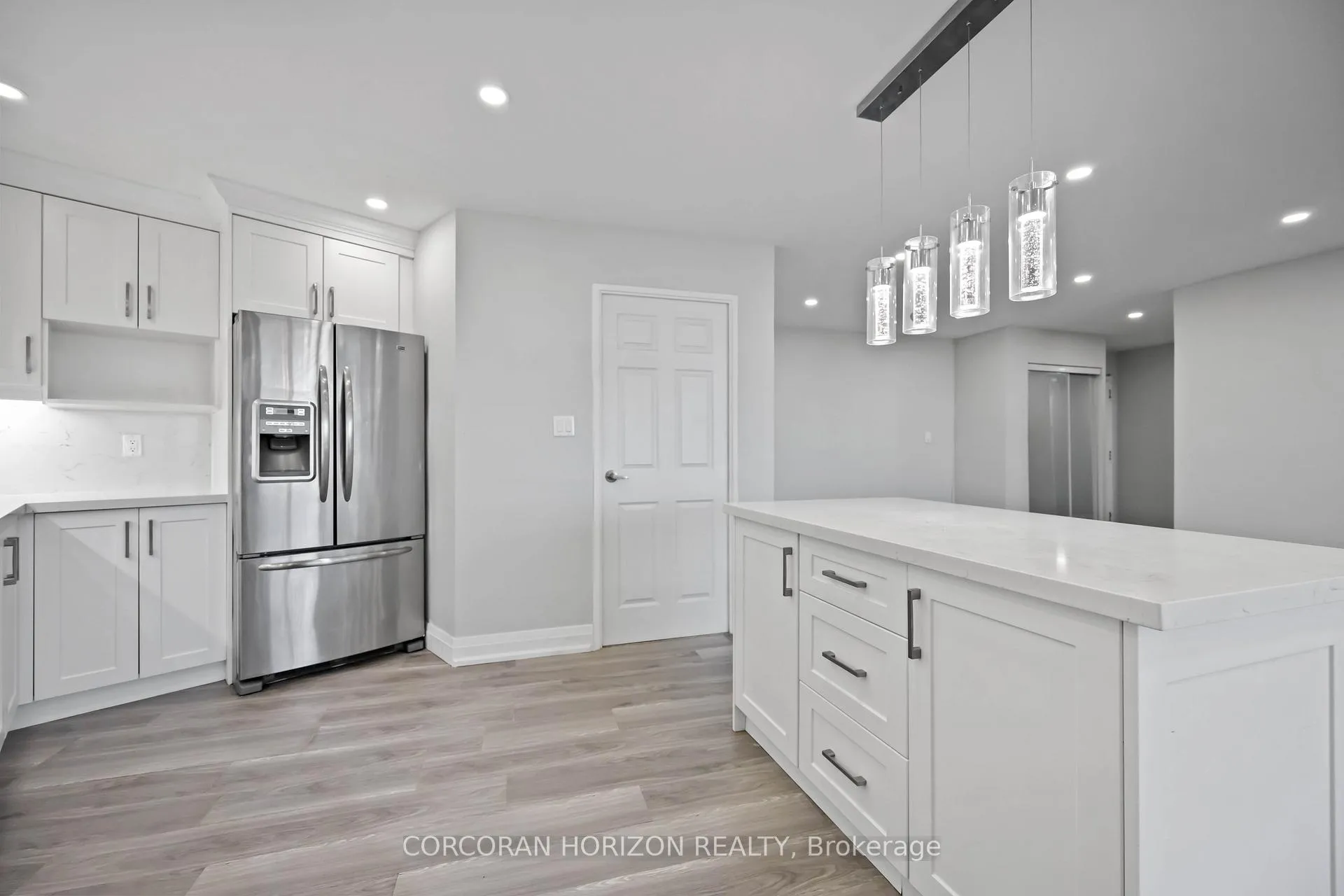 Photo 8 of Unit 1710, 5 Vicora Linkway, Toronto, Flemingdon Park — HOMEH