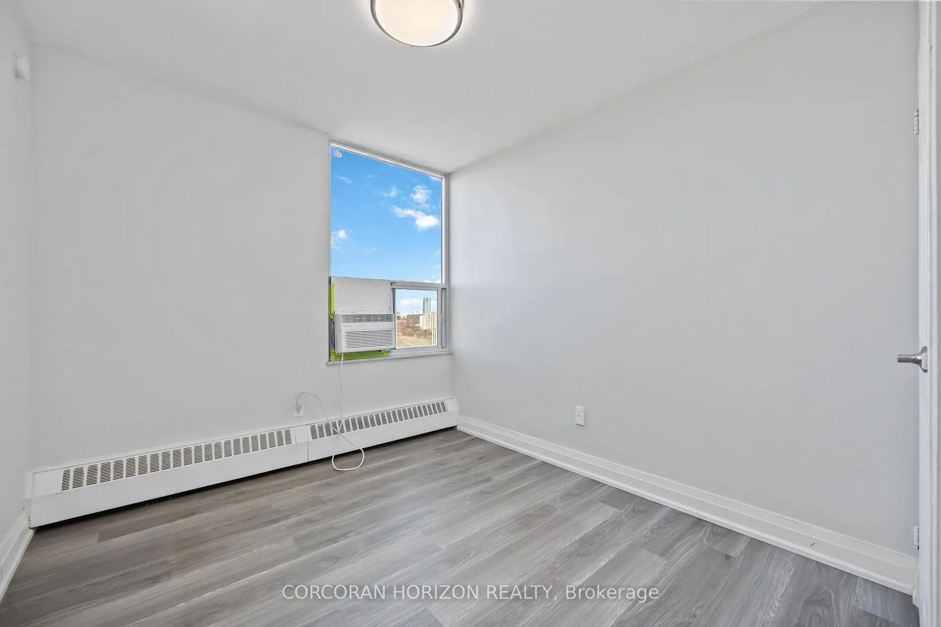 Photo 16 of Unit 1710, 5 Vicora Linkway, Toronto, Flemingdon Park — HOMEH