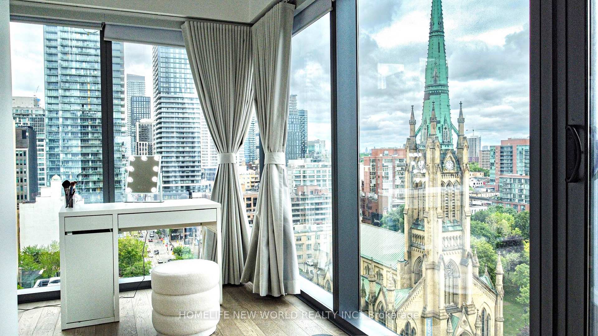 Photo 12 of Unit 1502, 60 Colborne Street, Toronto, Church-Yonge Corridor — HOMEH