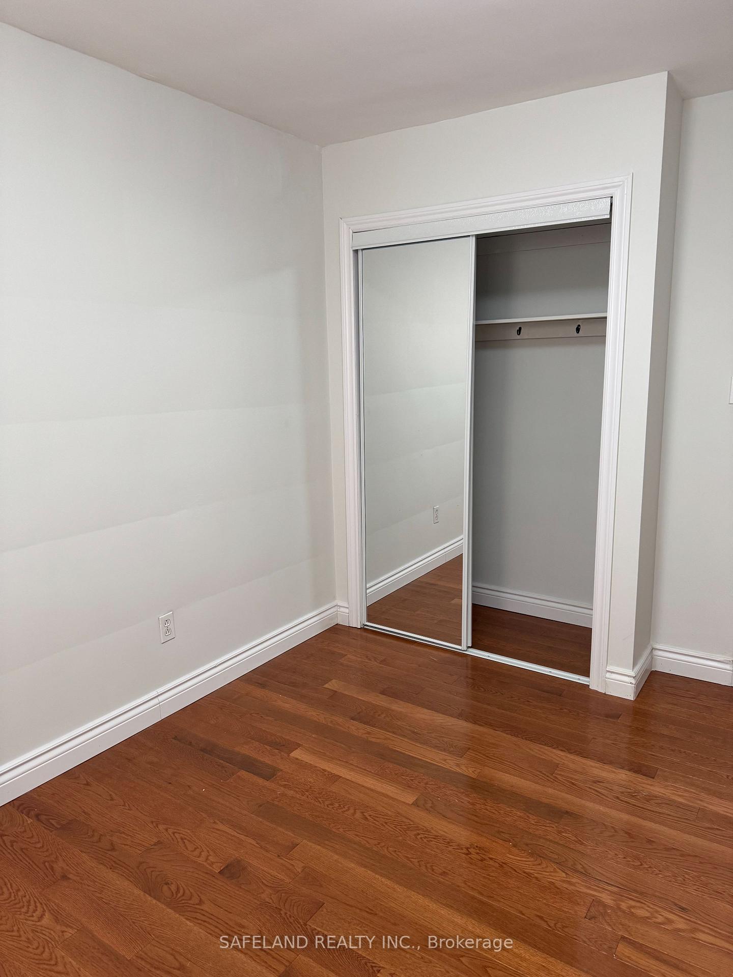 Photo 13 of Unit Main Floor, 26 Dunham Crescent, Aurora, Aurora Heights — HOMEH