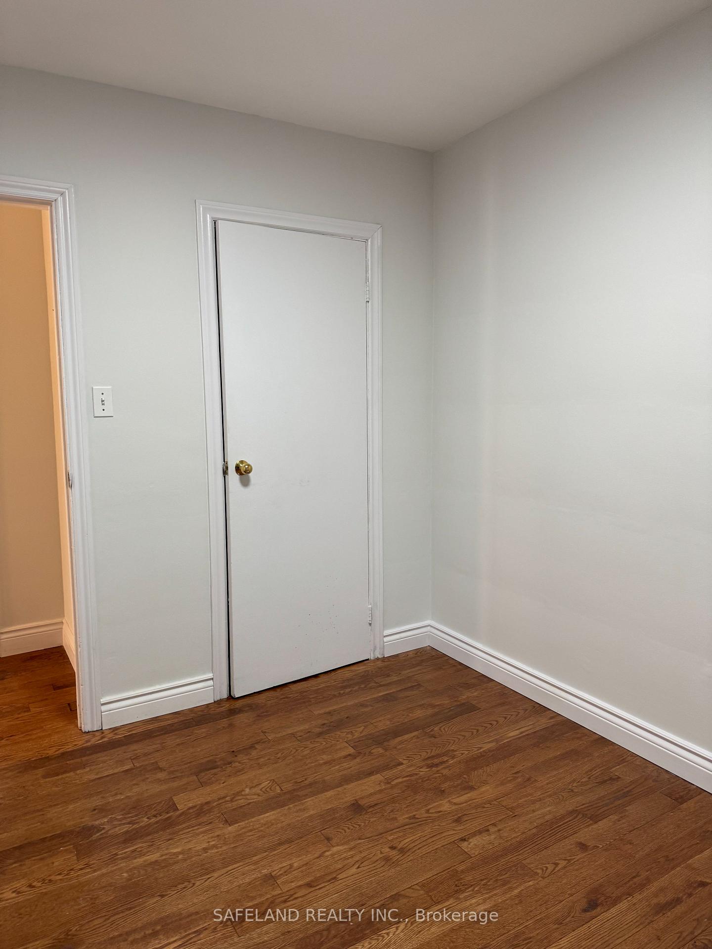 Photo 15 of Unit Main Floor, 26 Dunham Crescent, Aurora, Aurora Heights — HOMEH