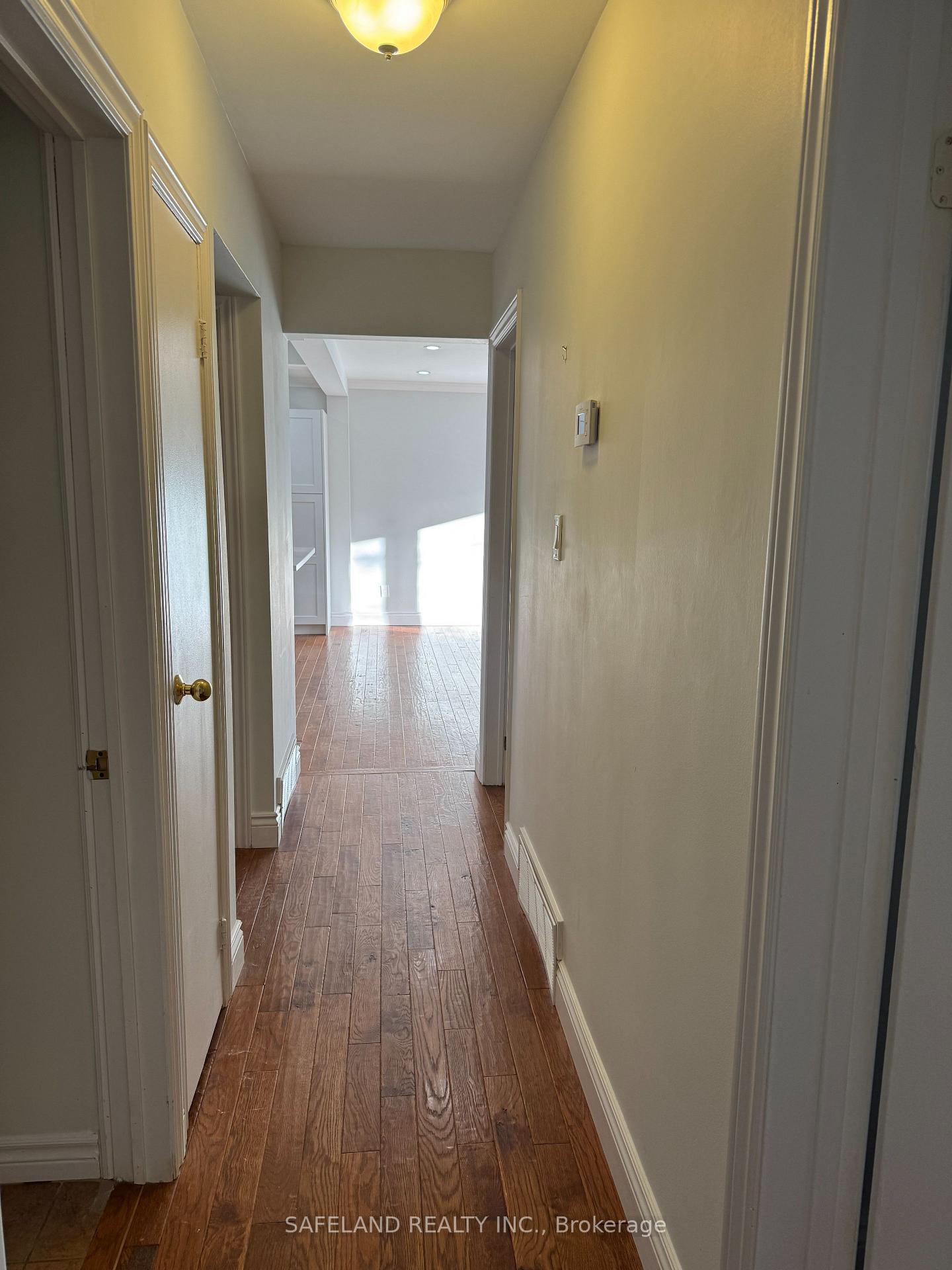 Photo 16 of Unit Main Floor, 26 Dunham Crescent, Aurora, Aurora Heights — HOMEH