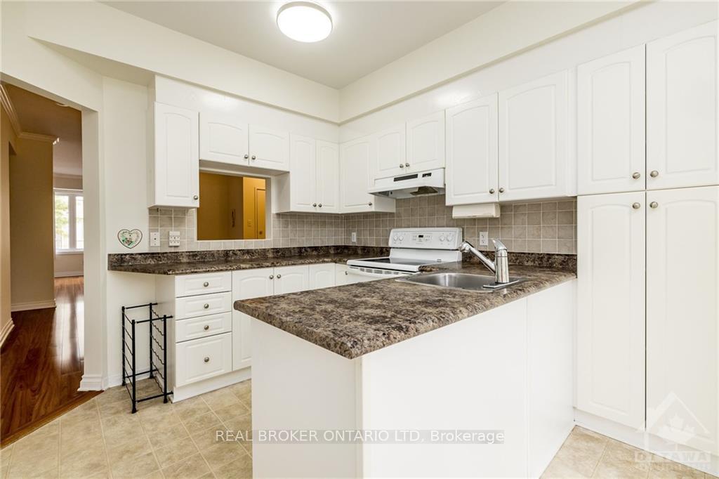 Photo 4 of Unit 4, 110 Briargate, Ottawa, Springridge/East Village — HOMEH
