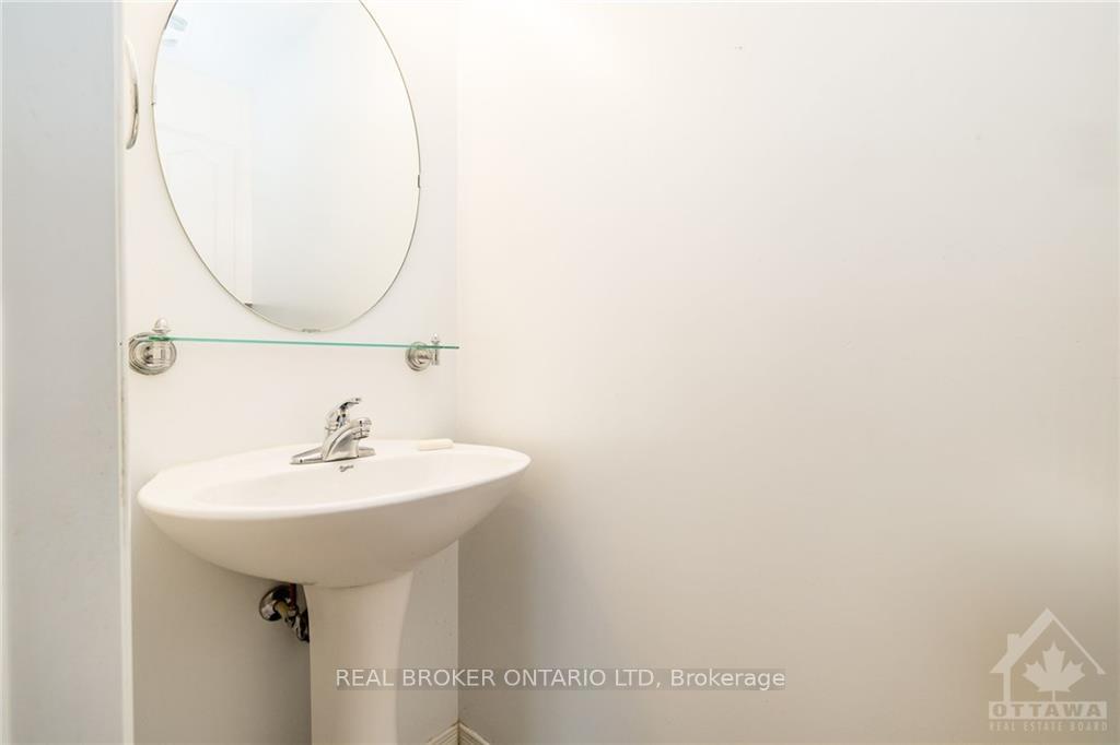 Photo 9 of Unit 4, 110 Briargate, Ottawa, Springridge/East Village — HOMEH