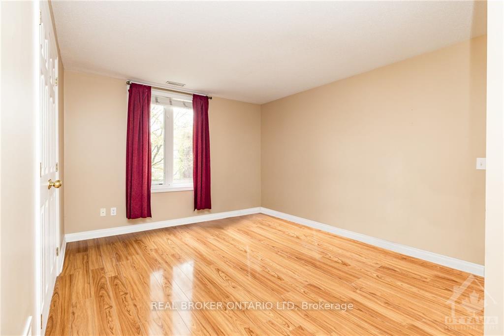 Photo 10 of Unit 4, 110 Briargate, Ottawa, Springridge/East Village — HOMEH