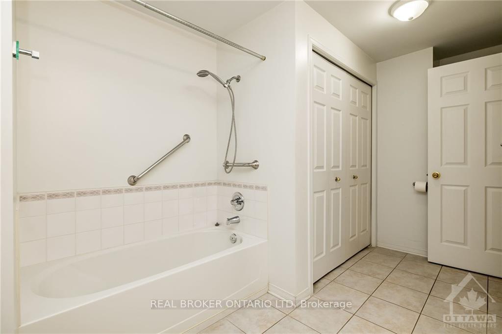Photo 12 of Unit 4, 110 Briargate, Ottawa, Springridge/East Village — HOMEH