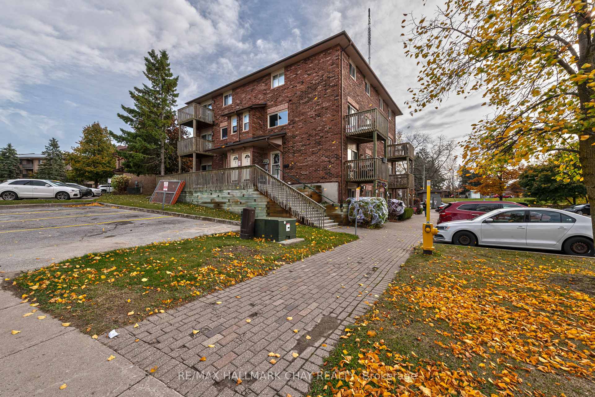 Front of Unit 2, 9 Meadow Lane