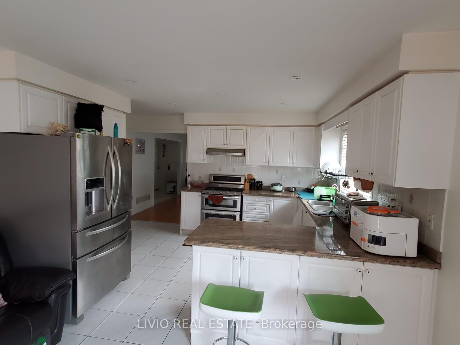 Photo 2 of 71 Fiddleneck Crescent, Brampton, Sandringham-Wellington — HOMEH