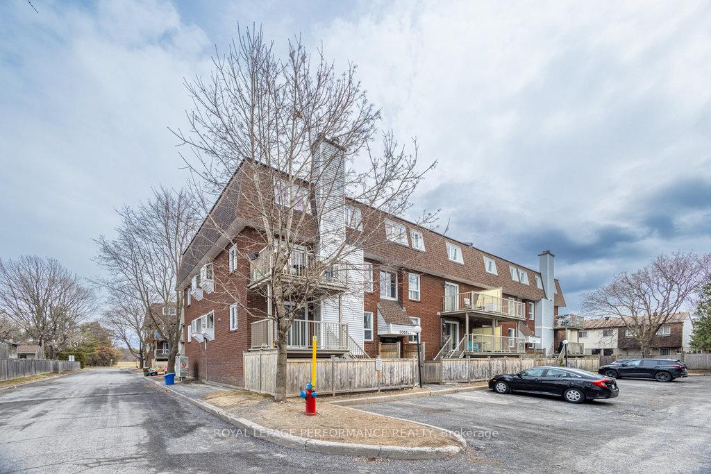 Photo 2 of Unit E, 3066 Councillors Way E, Ottawa, Blossom Park/Leitrim — HOMEH