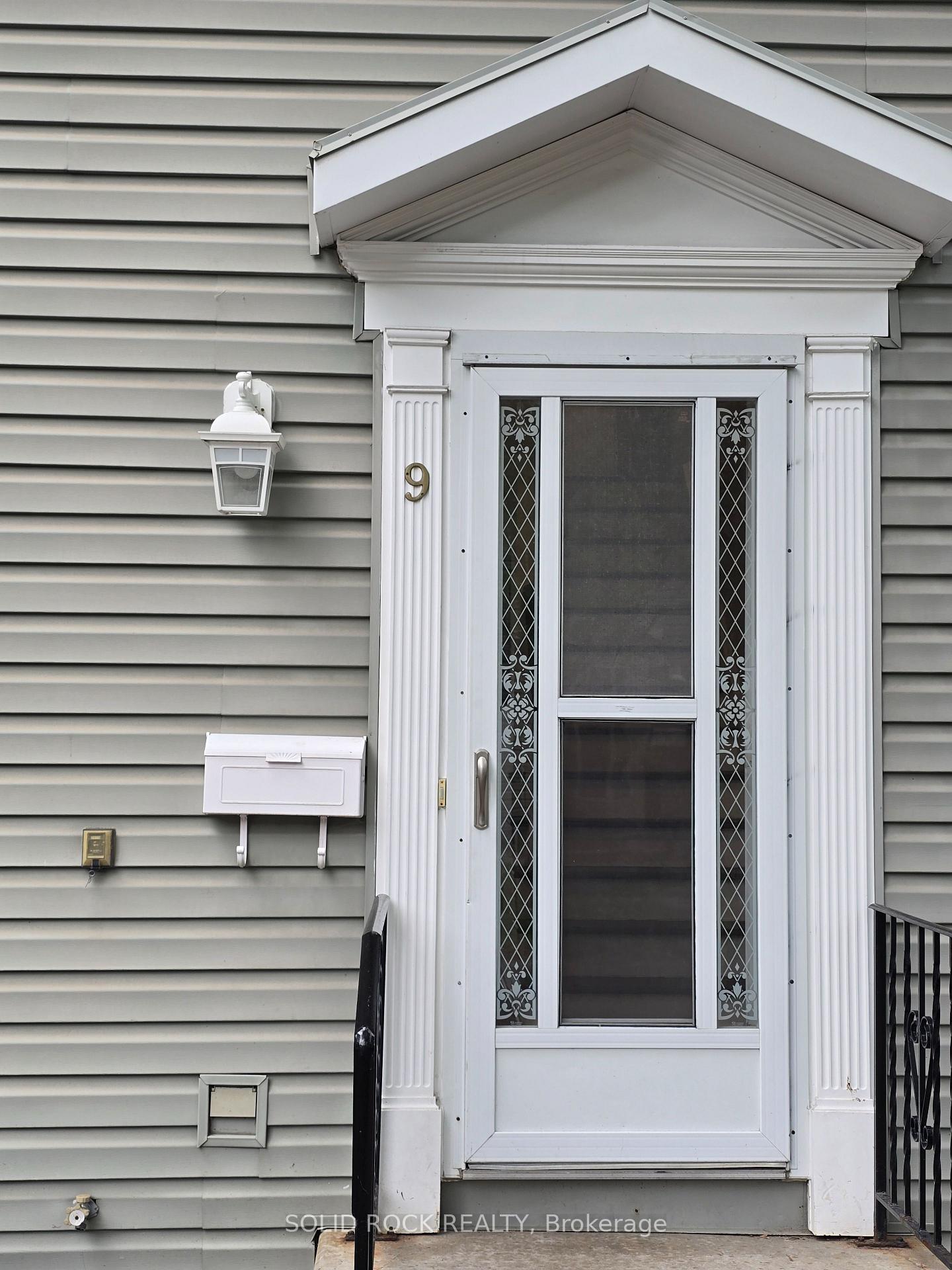 Front of Unit 9, 740 Morin Street N
