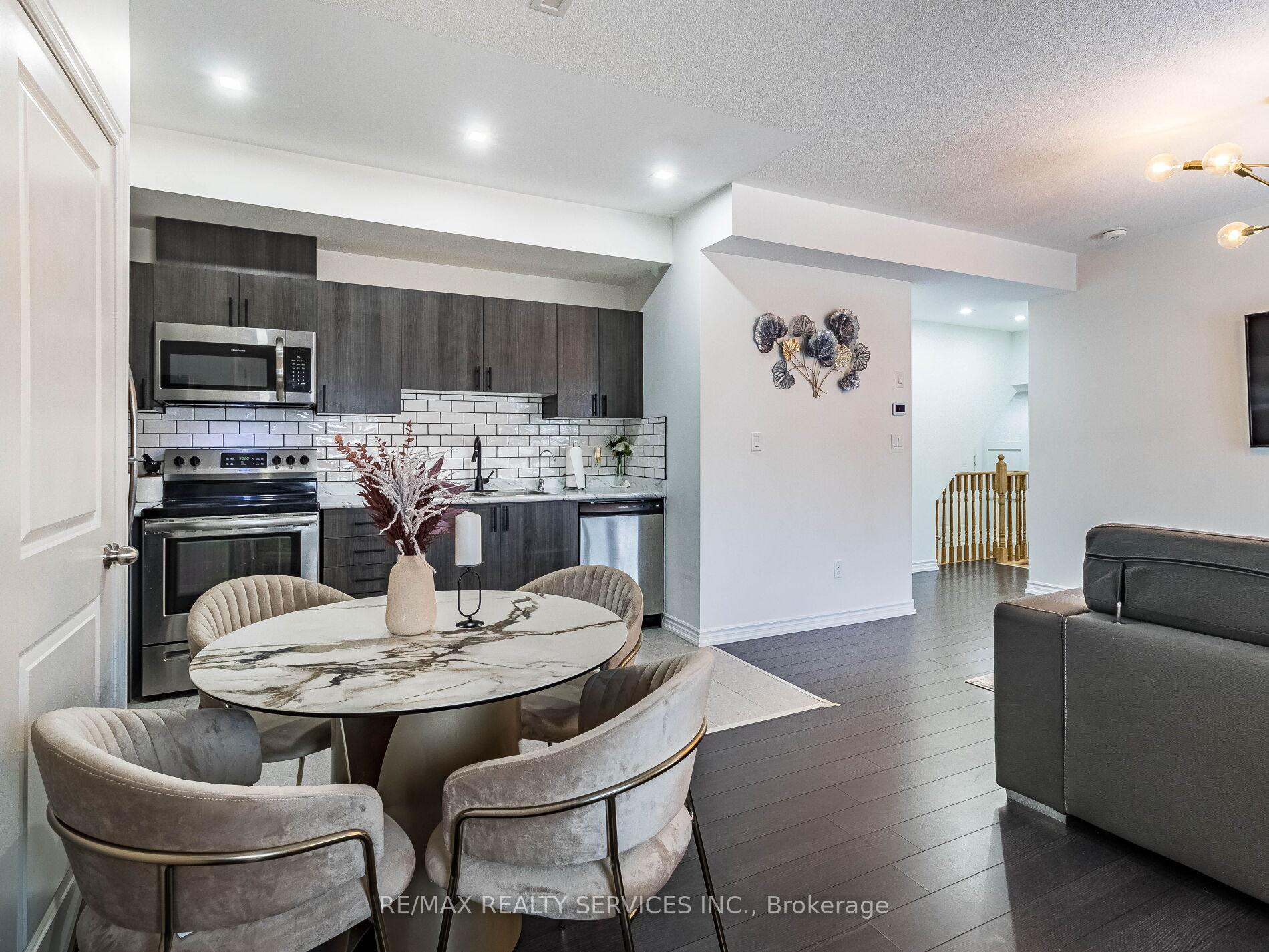 Photo 16 of Unit 10, 2722 William Jackson Drive, Pickering, Duffin Heights — HOMEH