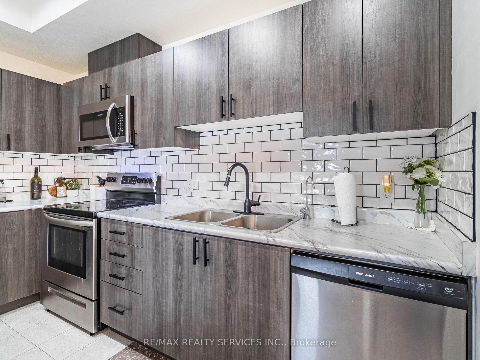 Photo 20 of Unit 10, 2722 William Jackson Drive, Pickering, Duffin Heights — HOMEH