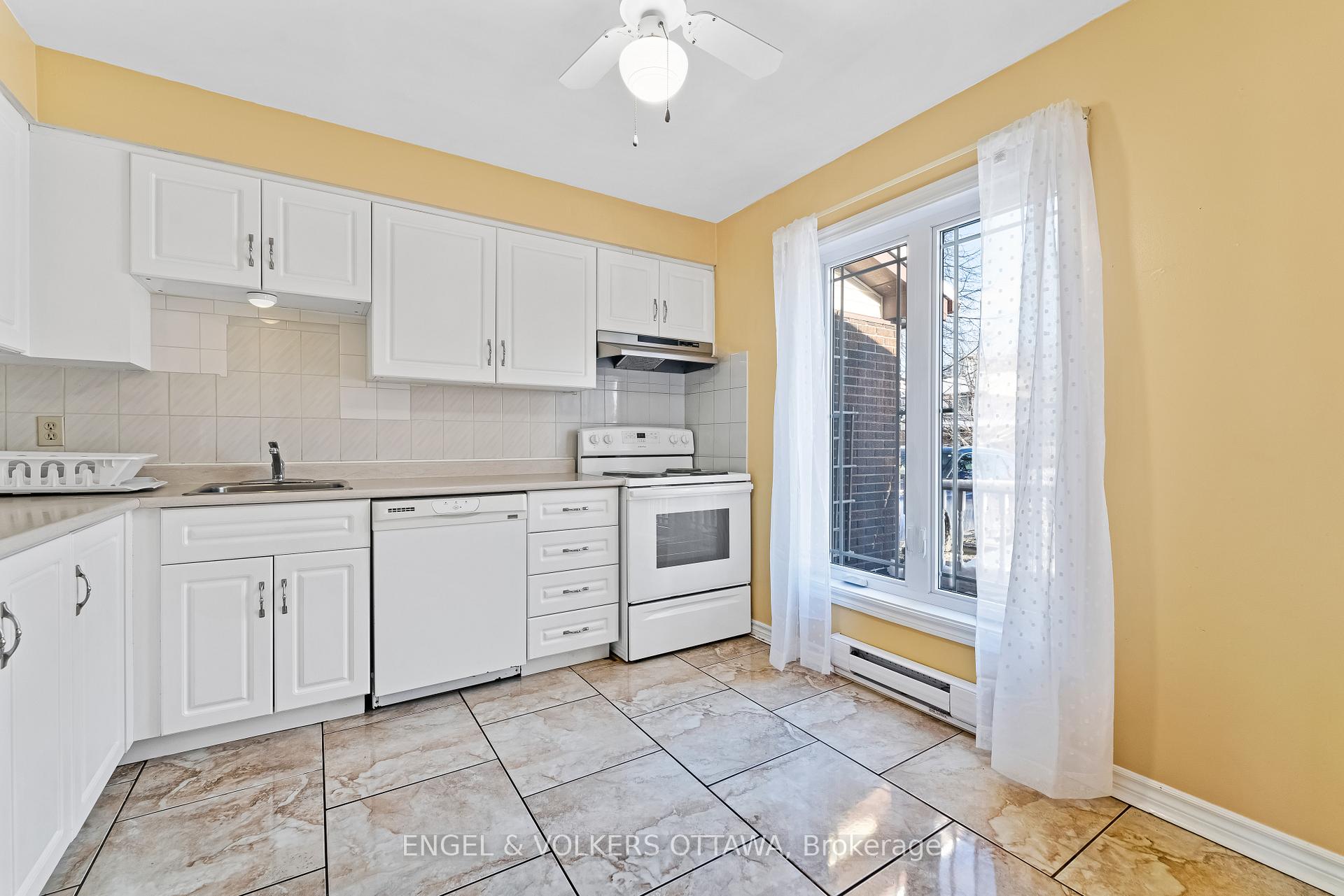 Photo 9 of 1320 Birchmount Drive, Ottawa, Pineview — HOMEH