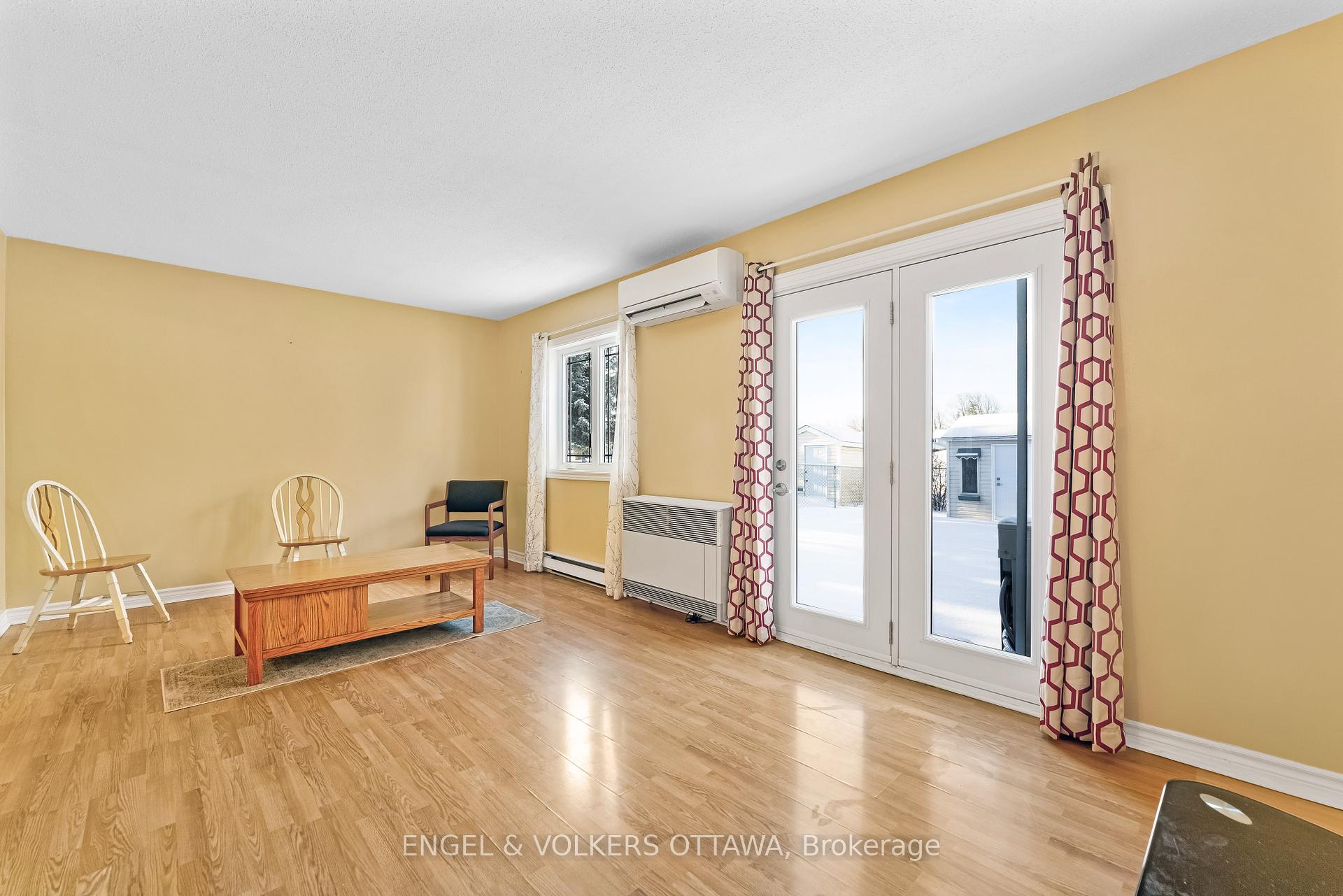 Photo 11 of 1320 Birchmount Drive, Ottawa, Pineview — HOMEH