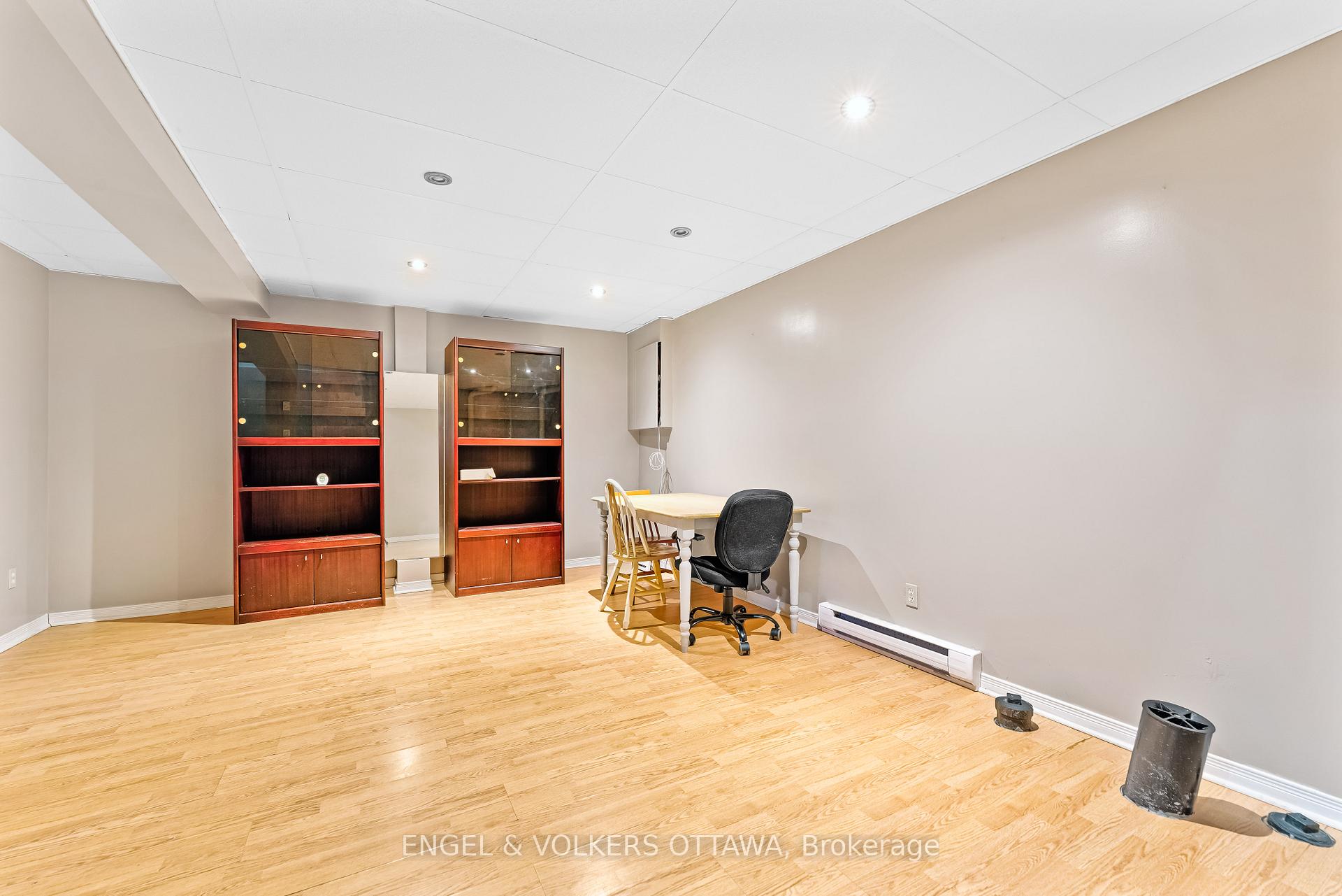 Photo 18 of 1320 Birchmount Drive, Ottawa, Pineview — HOMEH