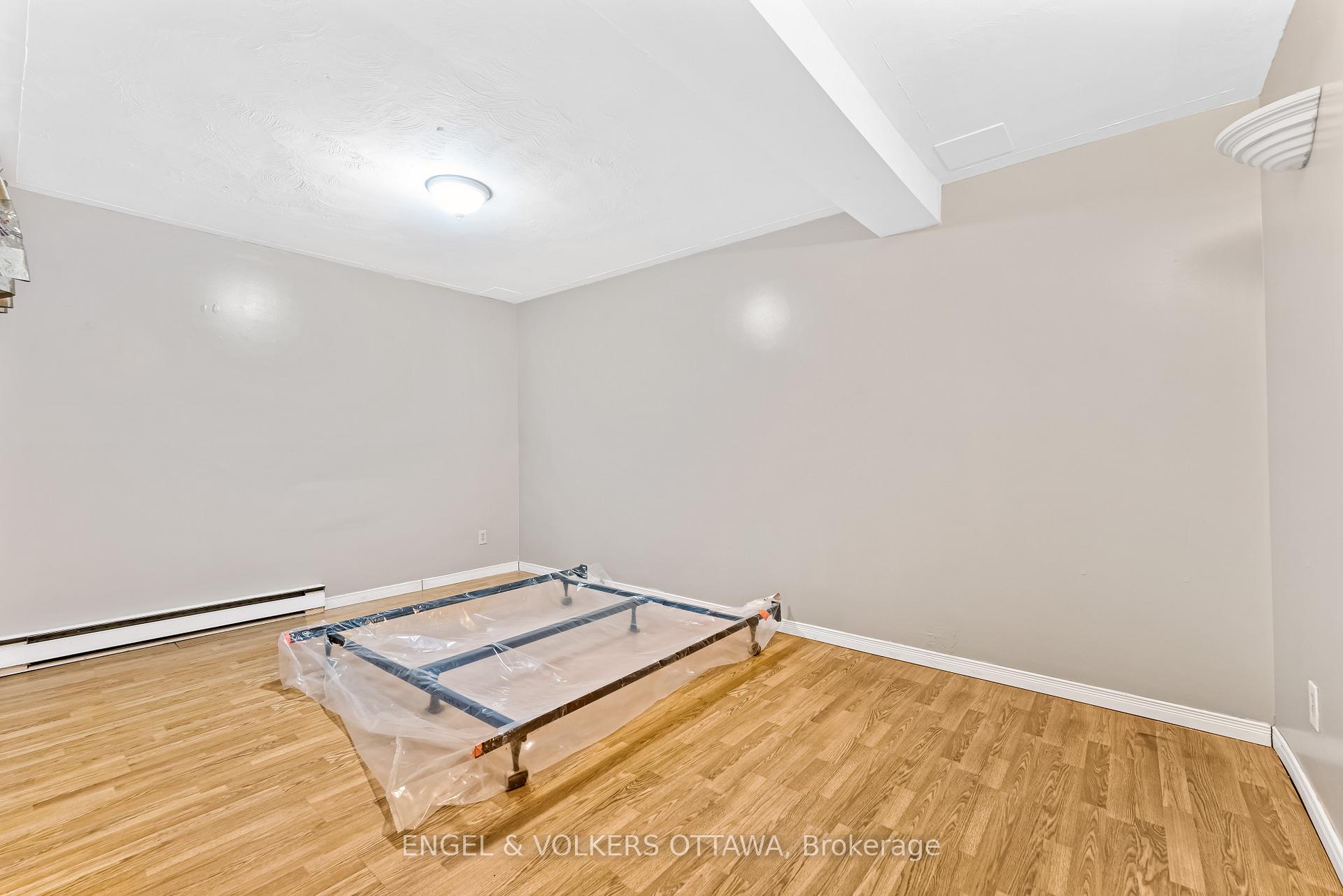 Photo 19 of 1320 Birchmount Drive, Ottawa, Pineview — HOMEH