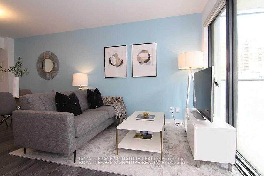 Photo 5 of Unit 303, 185 Roehampton Avenue, Toronto, Mount Pleasant West — HOMEH