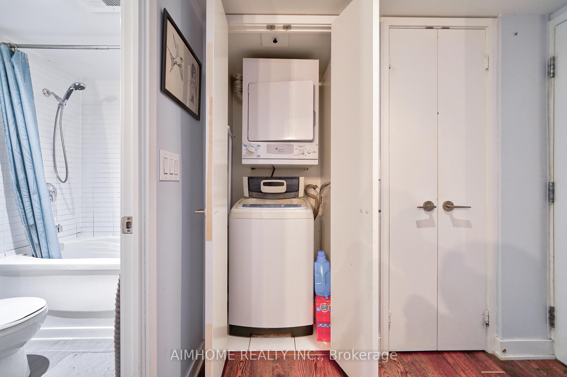 Photo 7 of Unit 401, 110 Charles Street E, Toronto, Church-Yonge Corridor — HOMEH