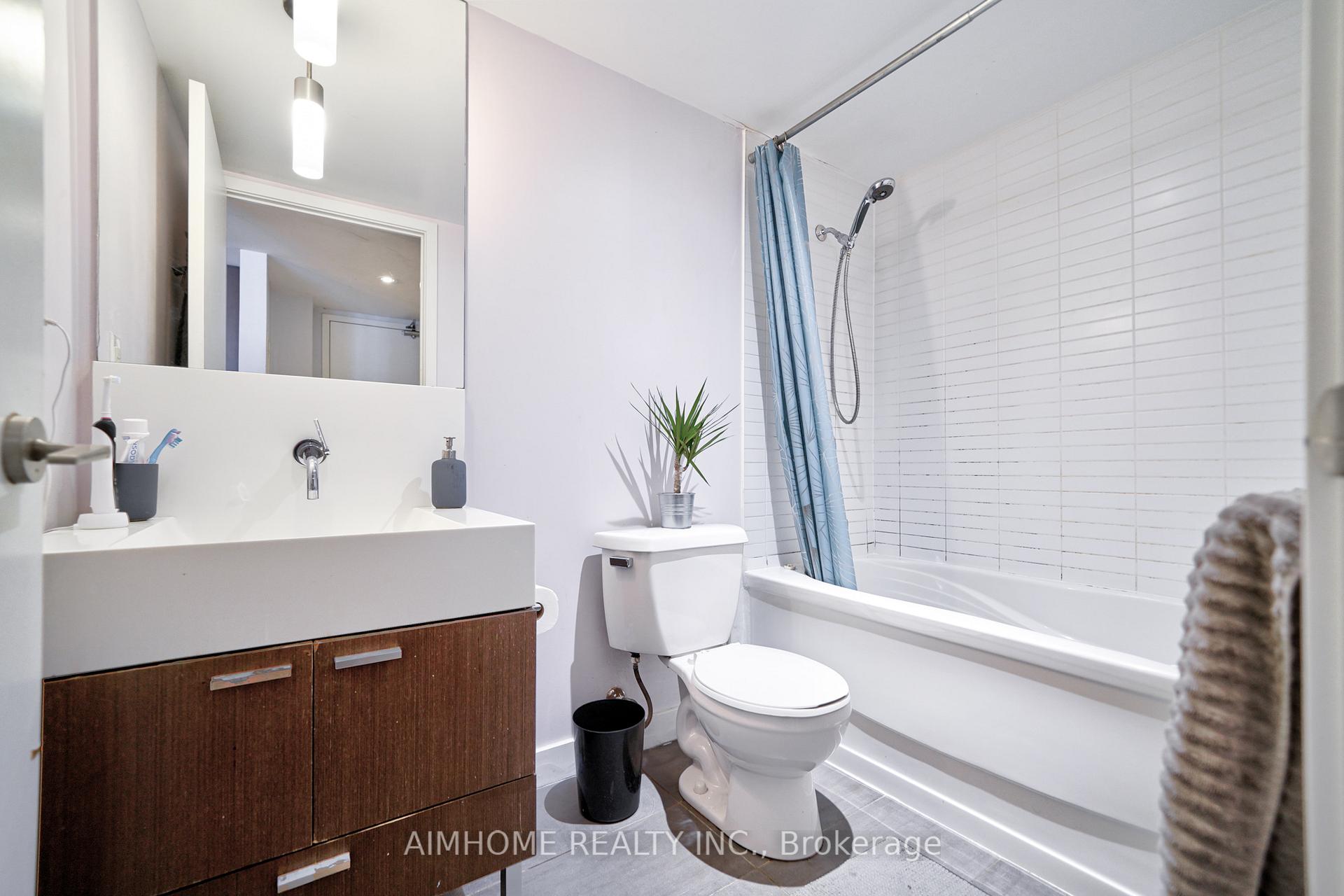 Photo 8 of Unit 401, 110 Charles Street E, Toronto, Church-Yonge Corridor — HOMEH