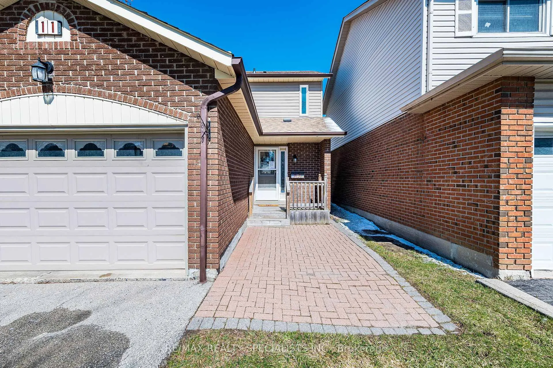 Photo 3 of 11 Foxacre Row, Brampton, Madoc — HOMEH