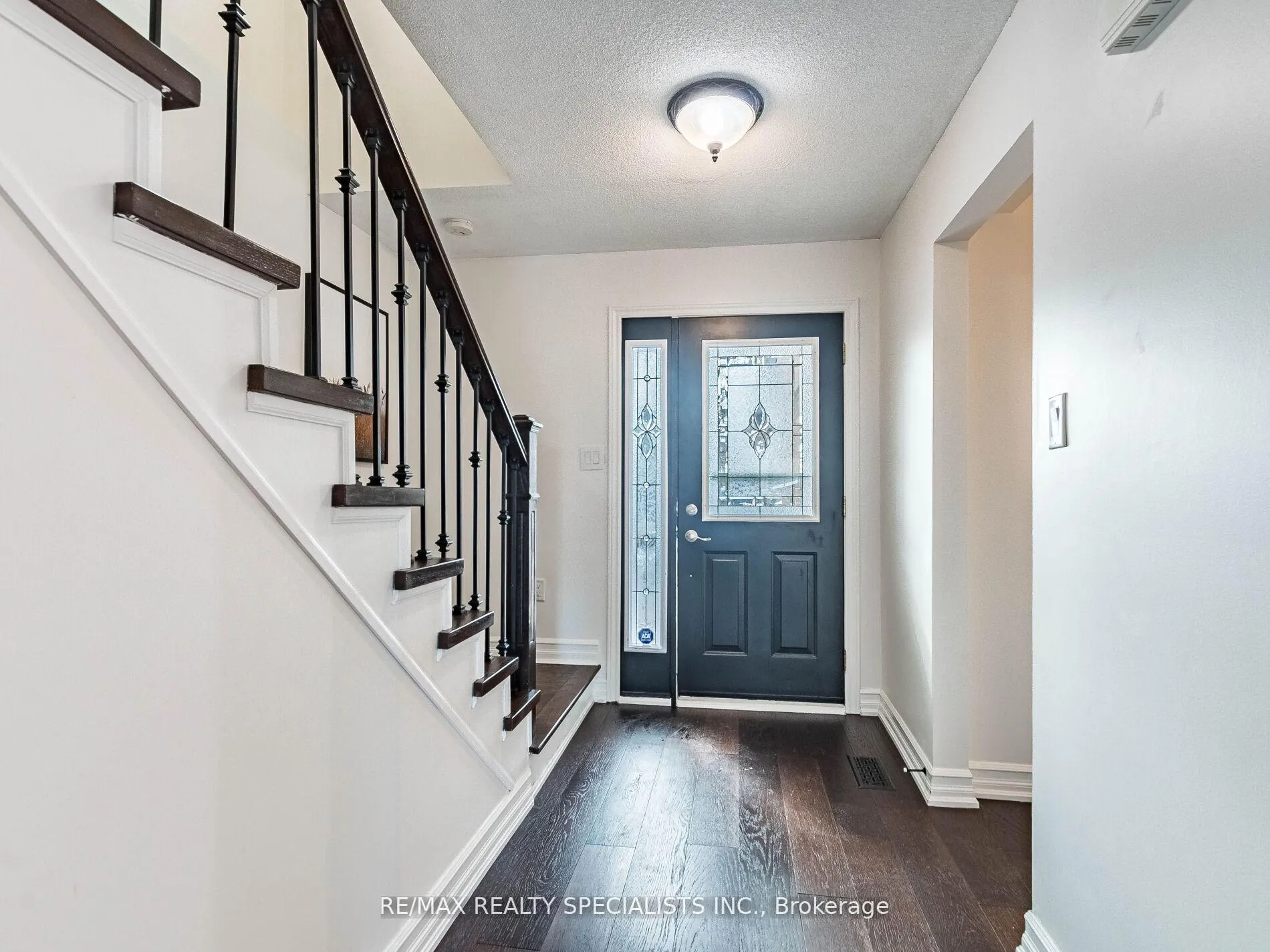 Photo 6 of 11 Foxacre Row, Brampton, Madoc — HOMEH