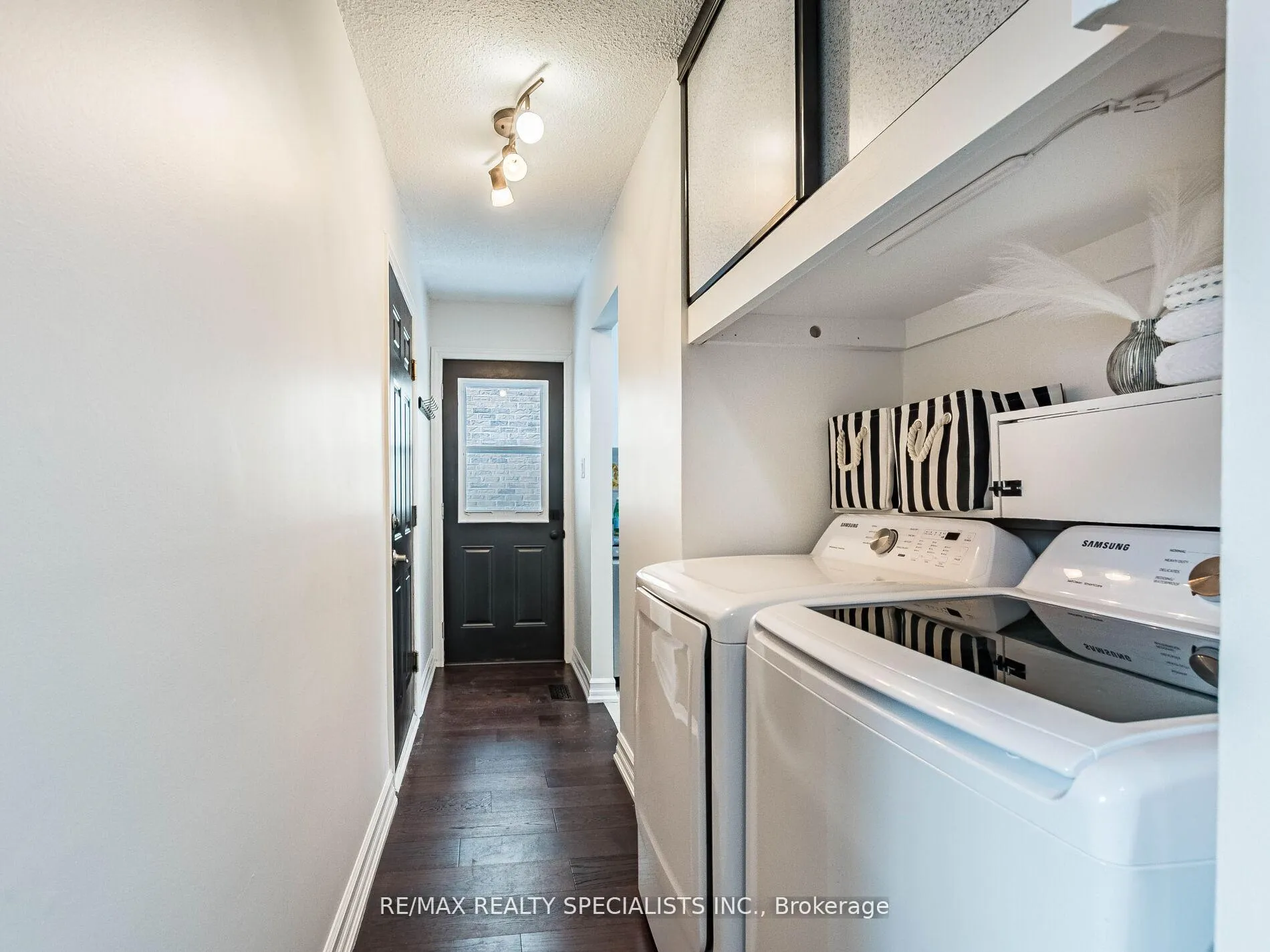 Photo 7 of 11 Foxacre Row, Brampton, Madoc — HOMEH