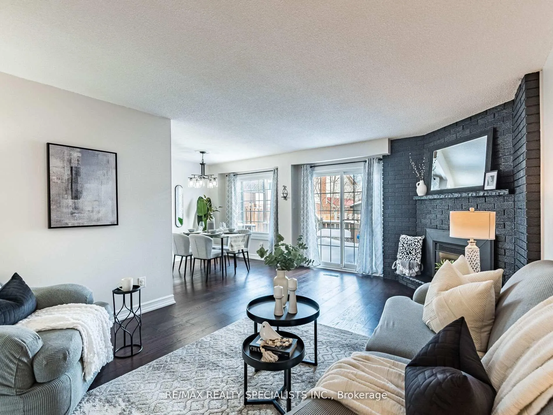 Photo 12 of 11 Foxacre Row, Brampton, Madoc — HOMEH