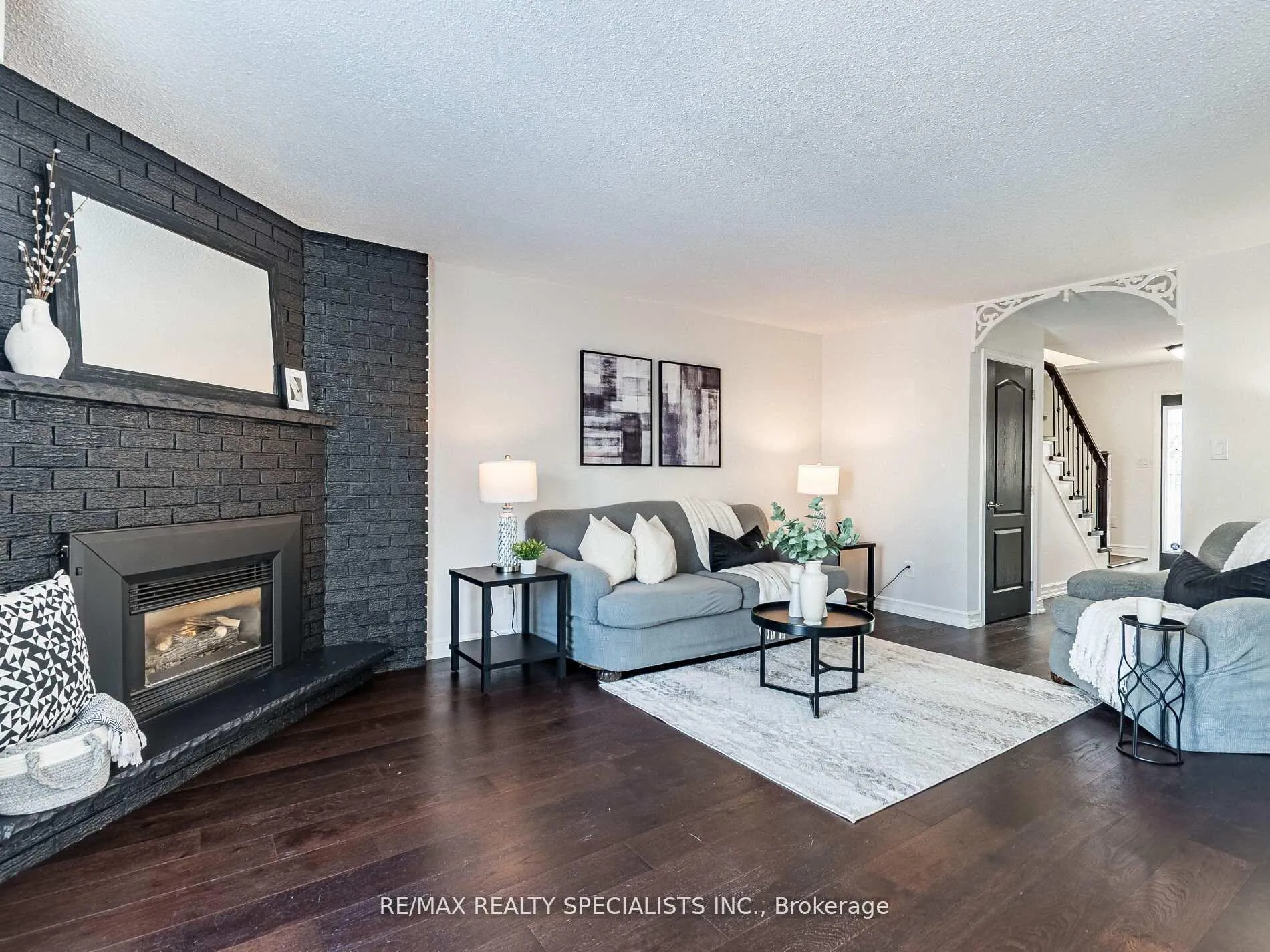 Photo 13 of 11 Foxacre Row, Brampton, Madoc — HOMEH