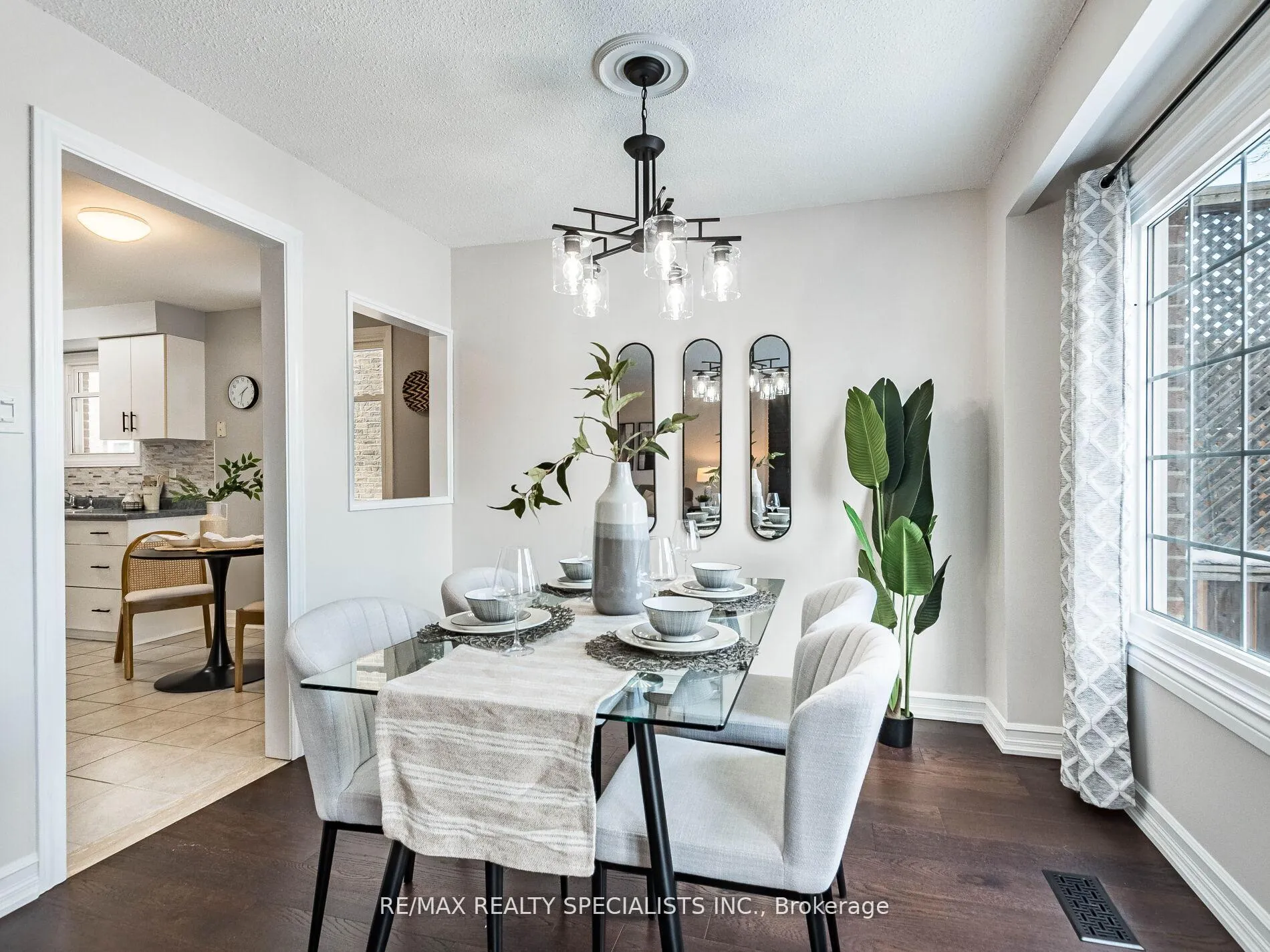 Photo 20 of 11 Foxacre Row, Brampton, Madoc — HOMEH