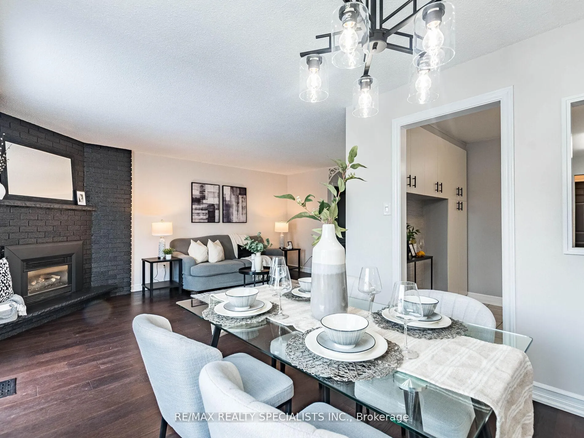 Photo 23 of 11 Foxacre Row, Brampton, Madoc — HOMEH