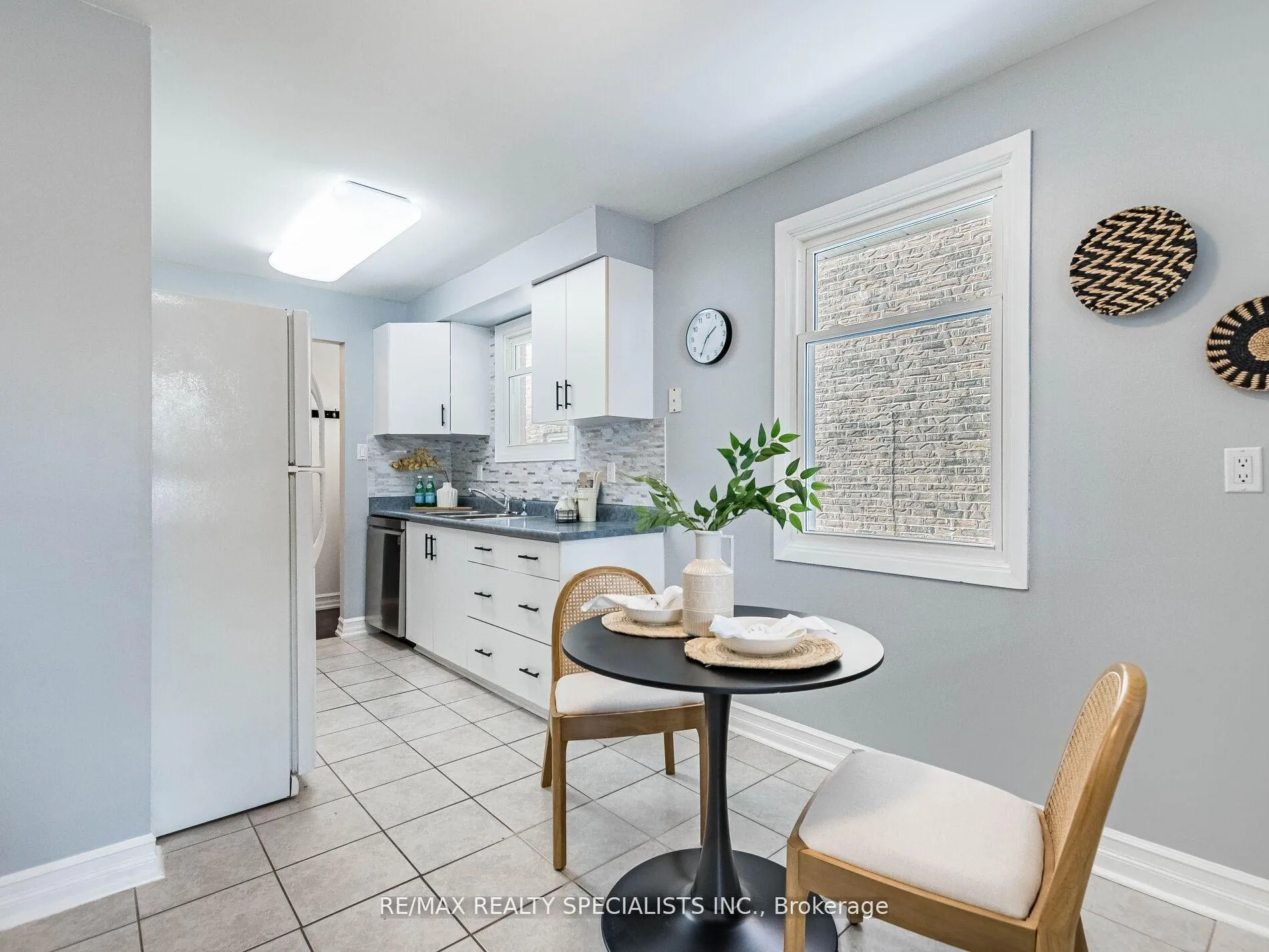 Photo 25 of 11 Foxacre Row, Brampton, Madoc — HOMEH