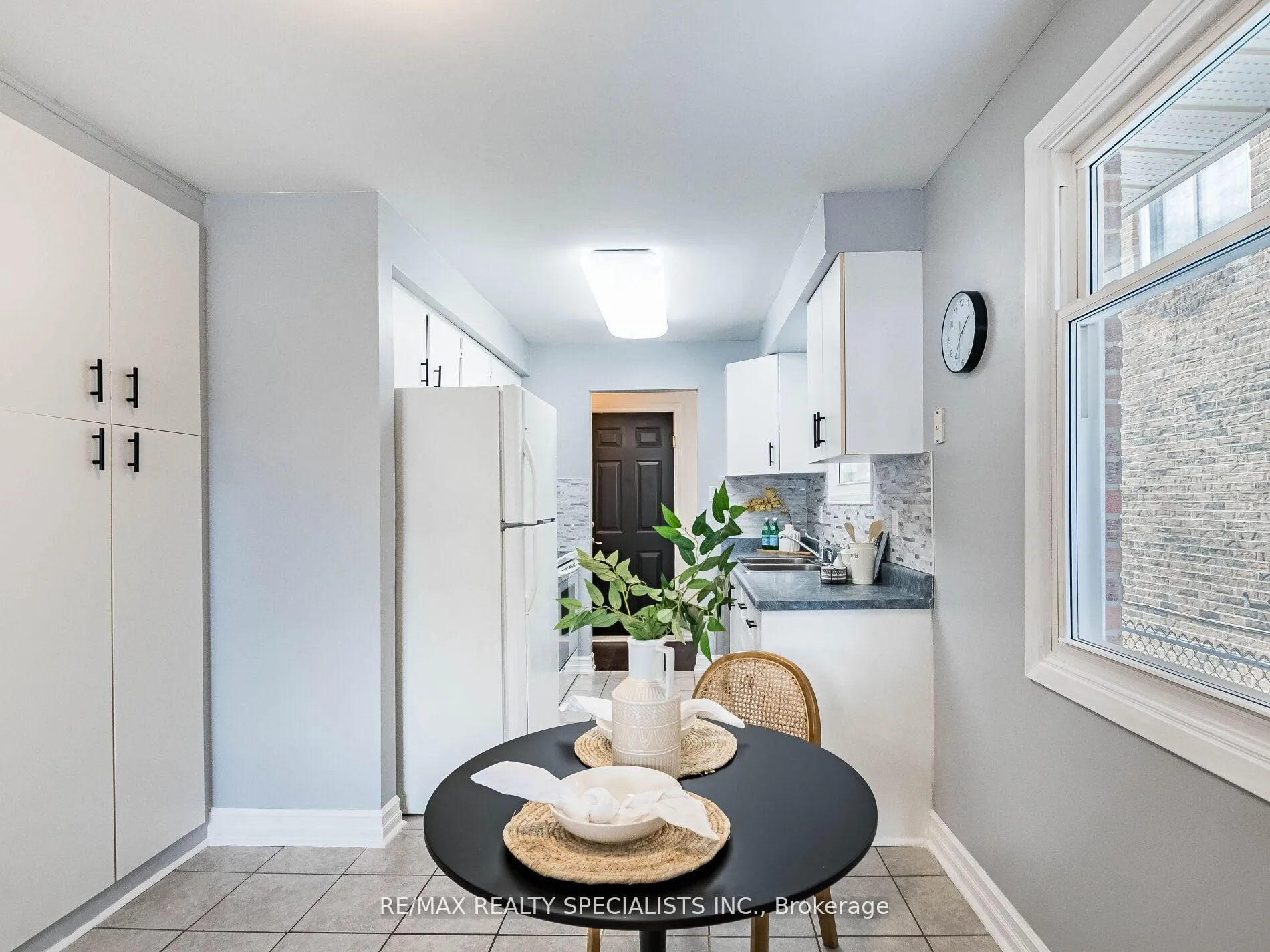 Photo 26 of 11 Foxacre Row, Brampton, Madoc — HOMEH