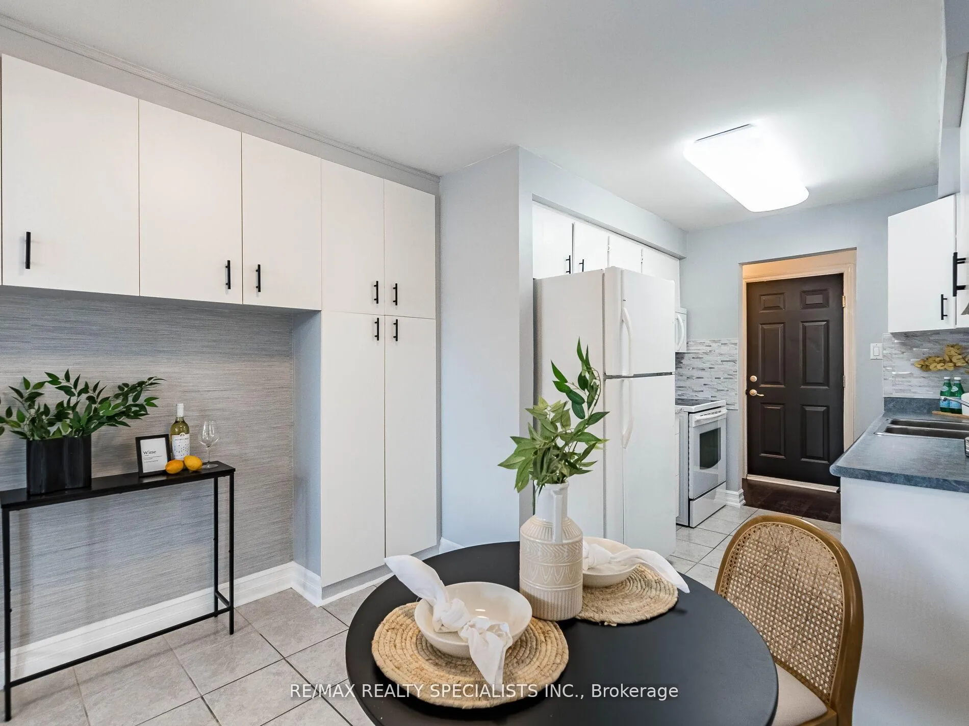 Photo 27 of 11 Foxacre Row, Brampton, Madoc — HOMEH