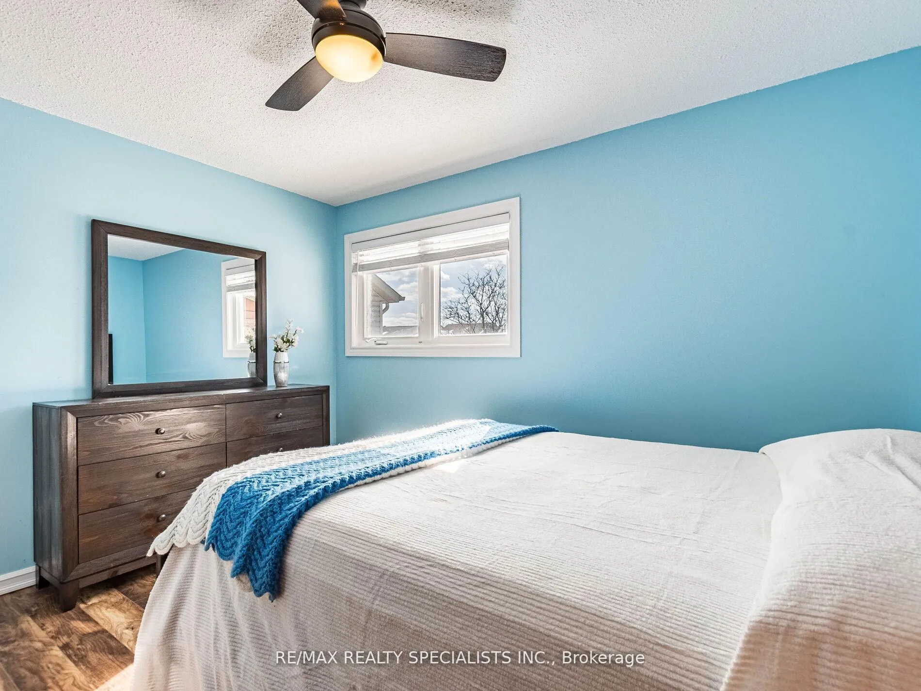 Photo 36 of 11 Foxacre Row, Brampton, Madoc — HOMEH