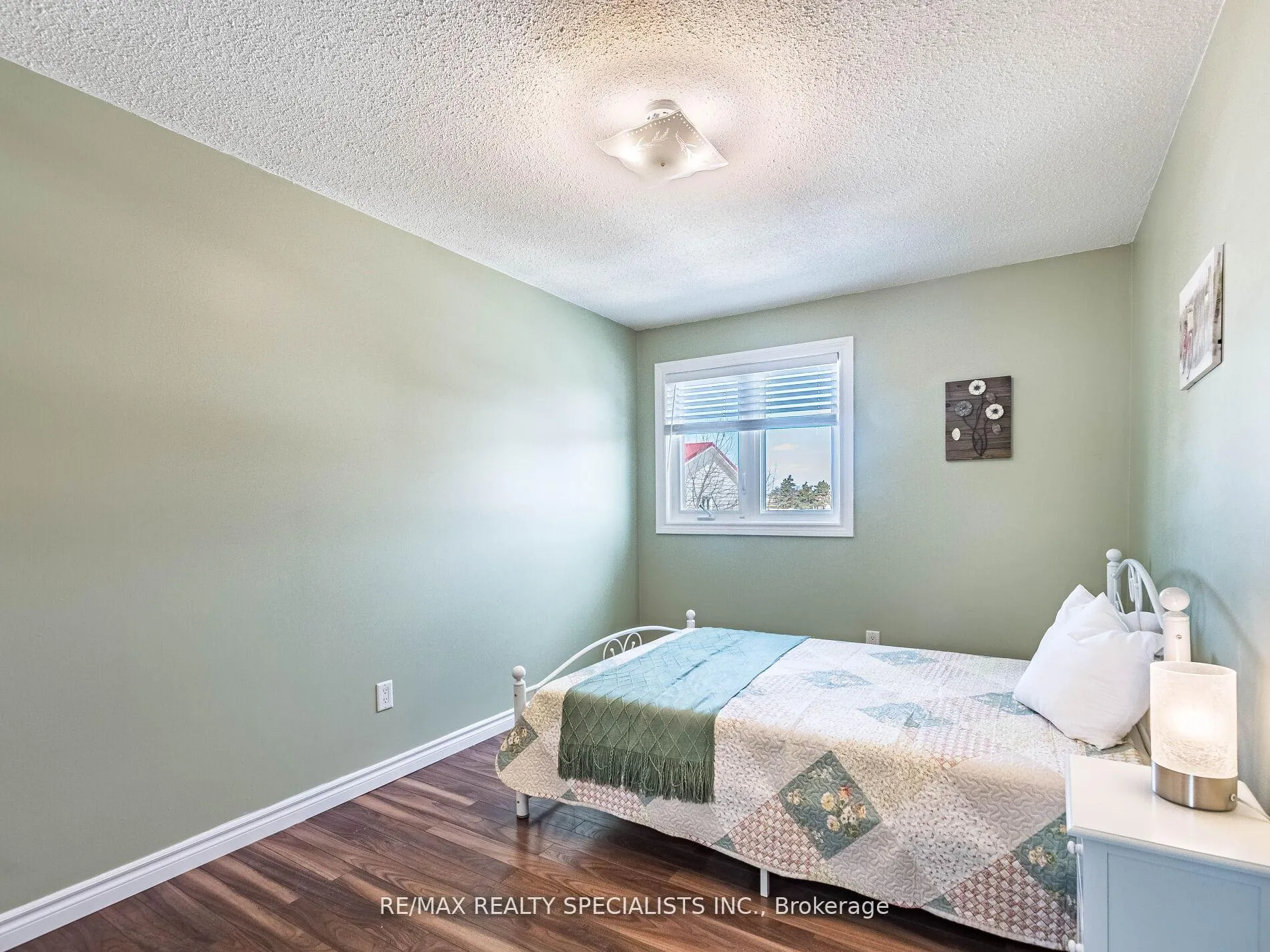 Photo 37 of 11 Foxacre Row, Brampton, Madoc — HOMEH