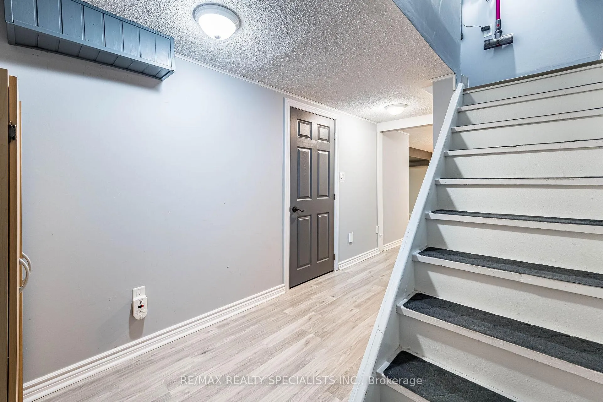 Photo 42 of 11 Foxacre Row, Brampton, Madoc — HOMEH