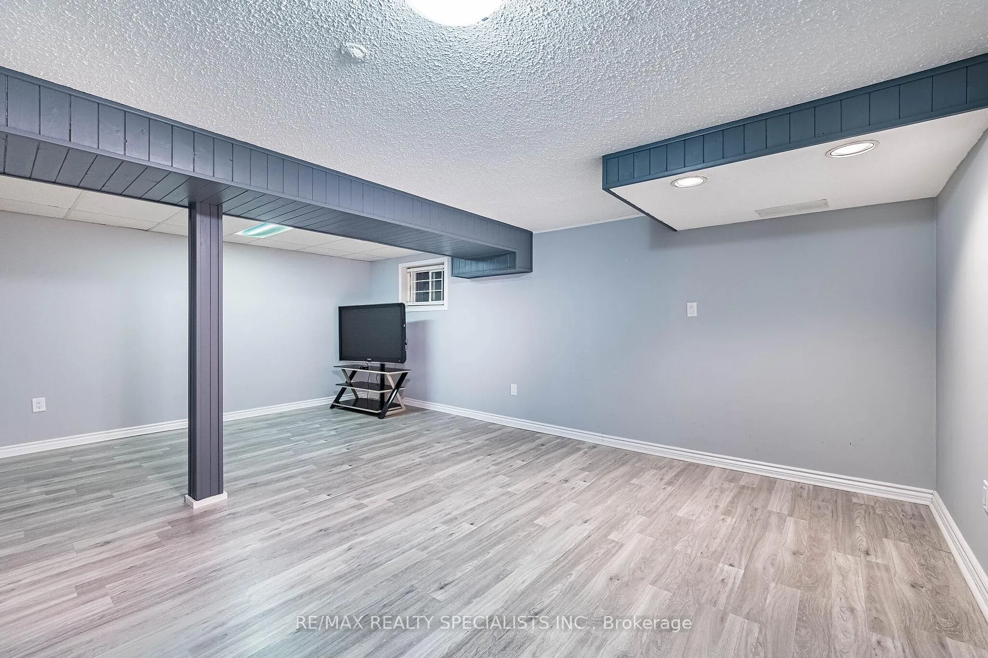 Photo 44 of 11 Foxacre Row, Brampton, Madoc — HOMEH