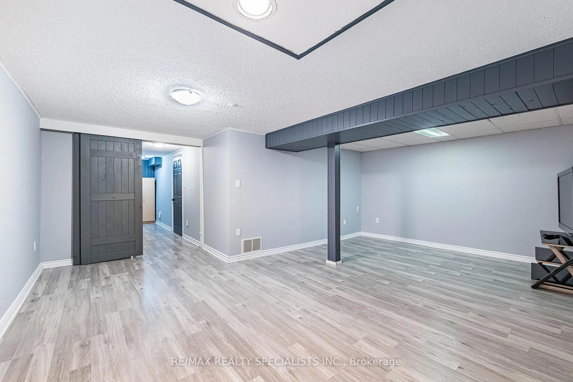 Photo 45 of 11 Foxacre Row, Brampton, Madoc — HOMEH