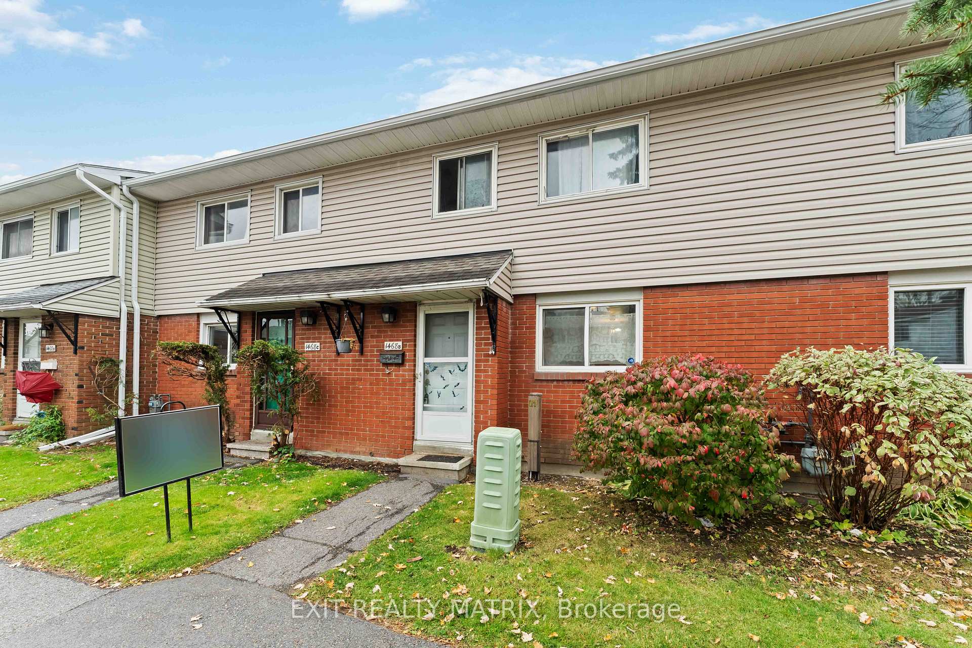 Front of Unit B, 1468 Heatherington Road