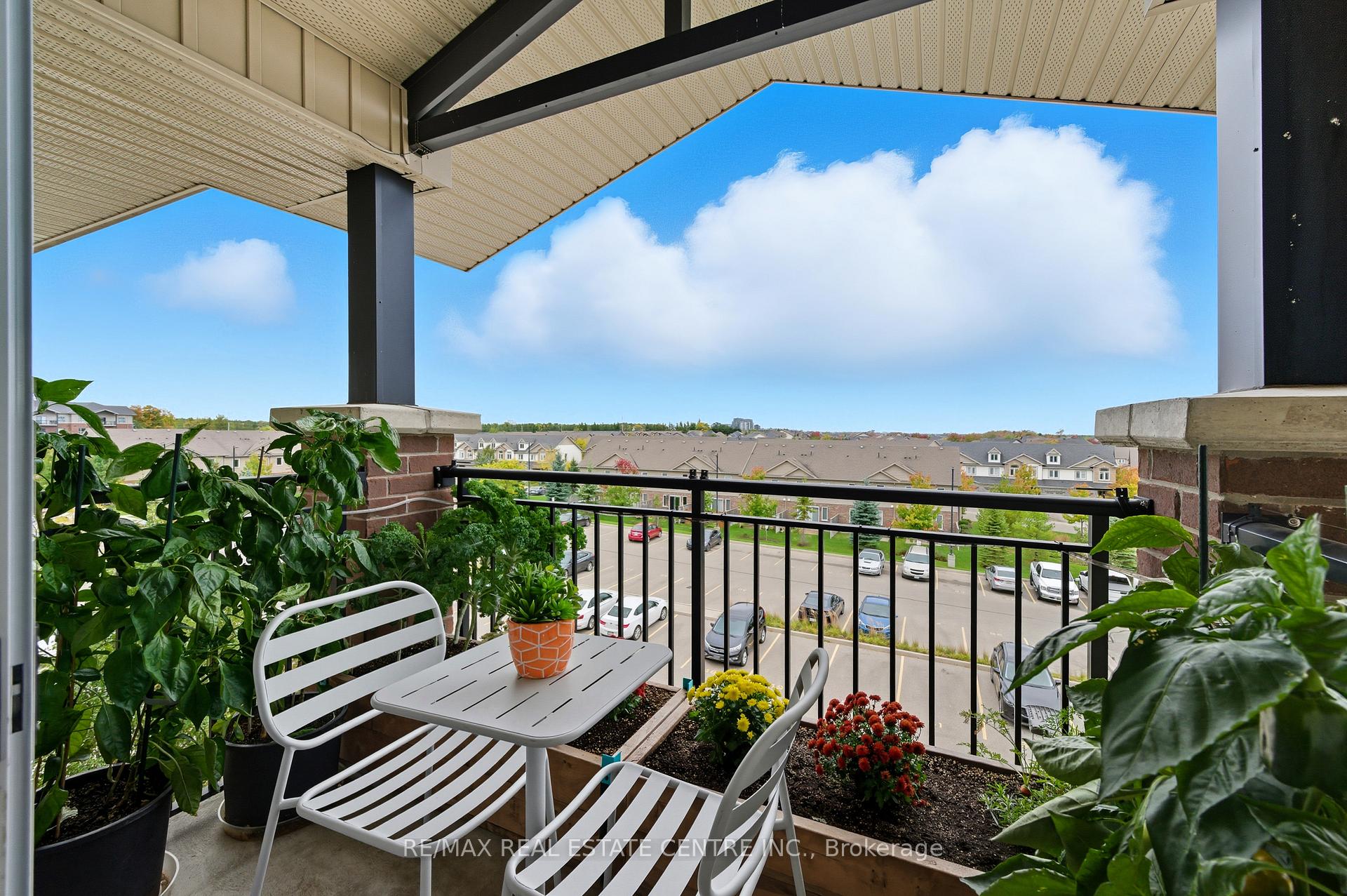 Front of Unit 411, 67 Kingsbury Square