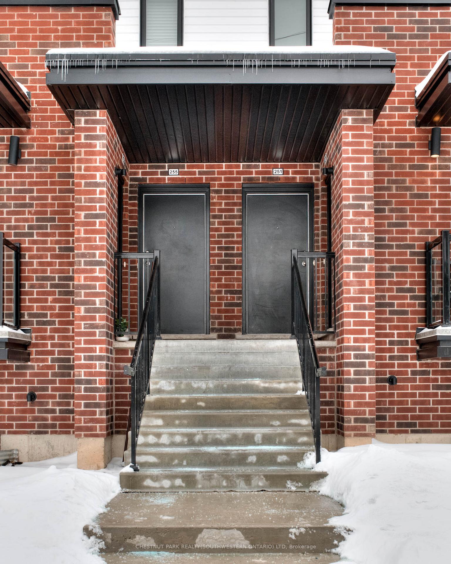 Photo 4 of Unit 41, 253 Chapel Hill Drive, Kitchener — HOMEH