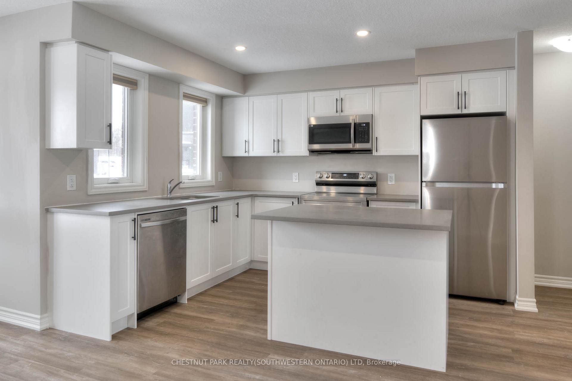 Photo 11 of Unit 41, 253 Chapel Hill Drive, Kitchener — HOMEH