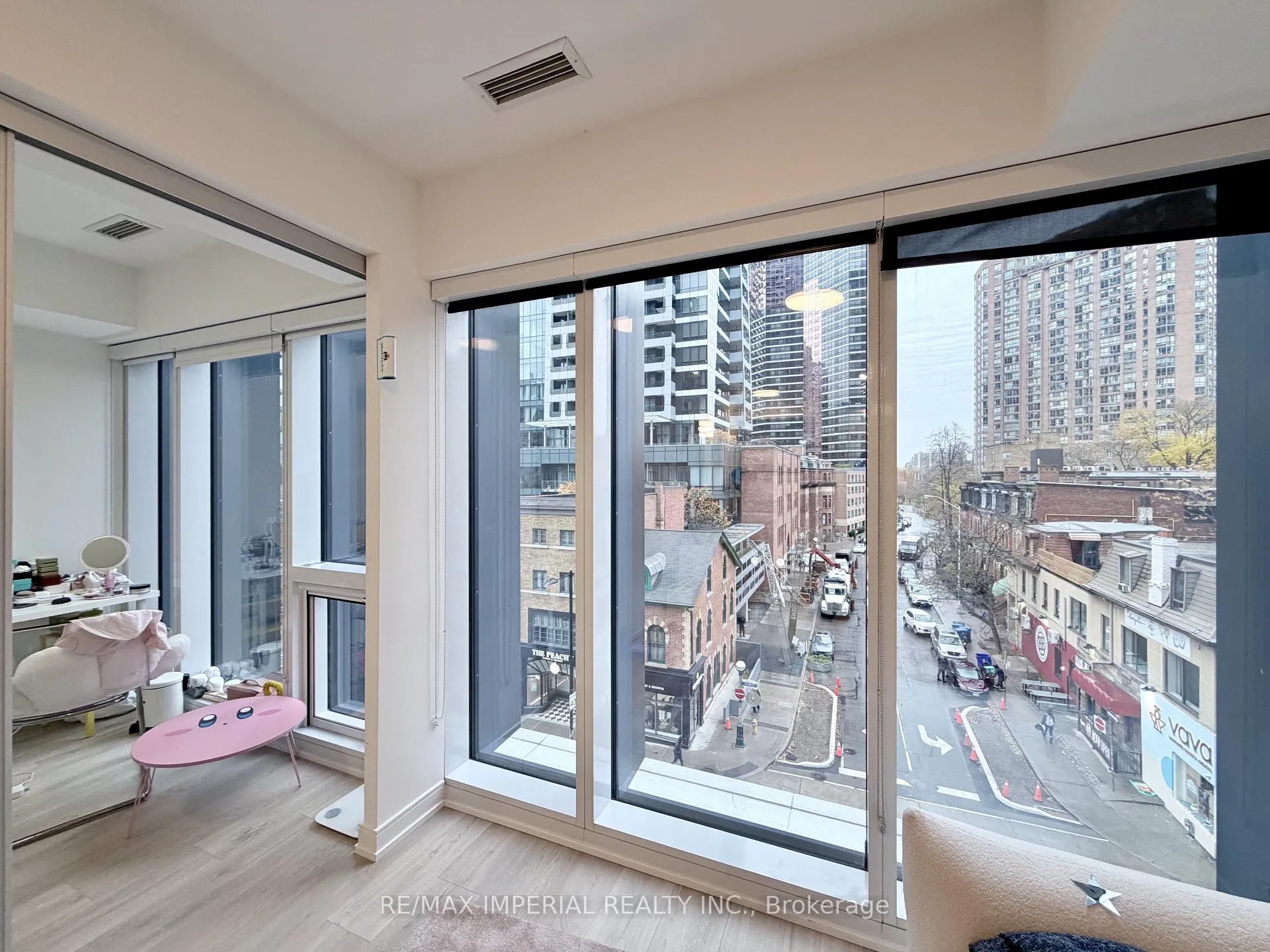 Photo 3 of Unit 306, 3 Gloucester Street, Toronto, Church-Yonge Corridor — HOMEH