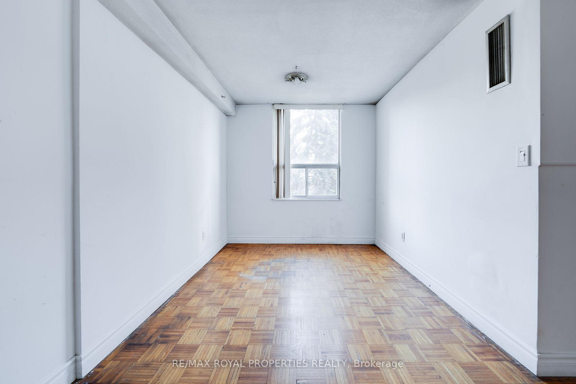 Photo 7 of Unit 309, 10 Edgecliff Golfway, Toronto, Flemingdon Park — HOMEH