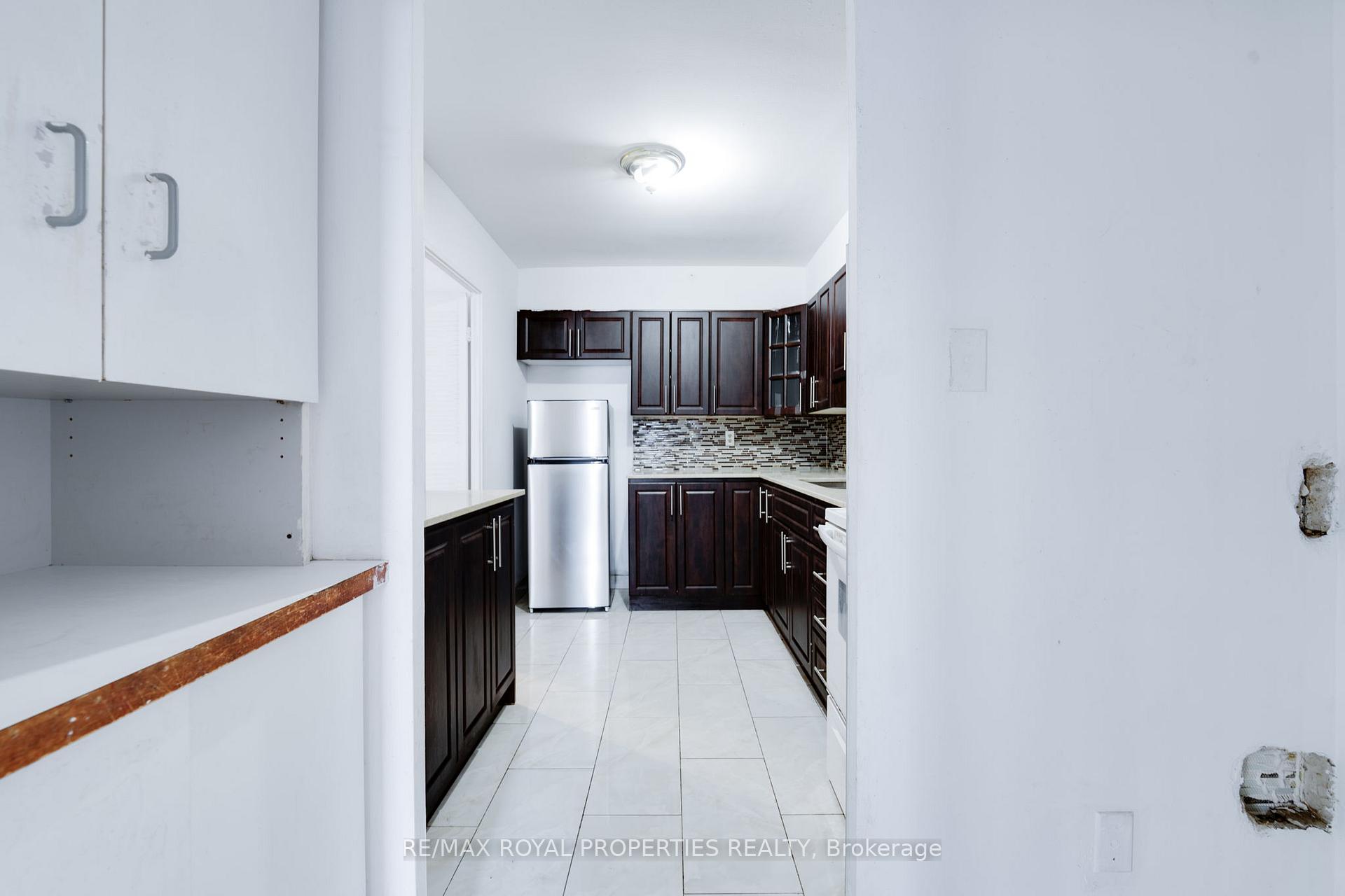 Photo 8 of Unit 309, 10 Edgecliff Golfway, Toronto, Flemingdon Park — HOMEH