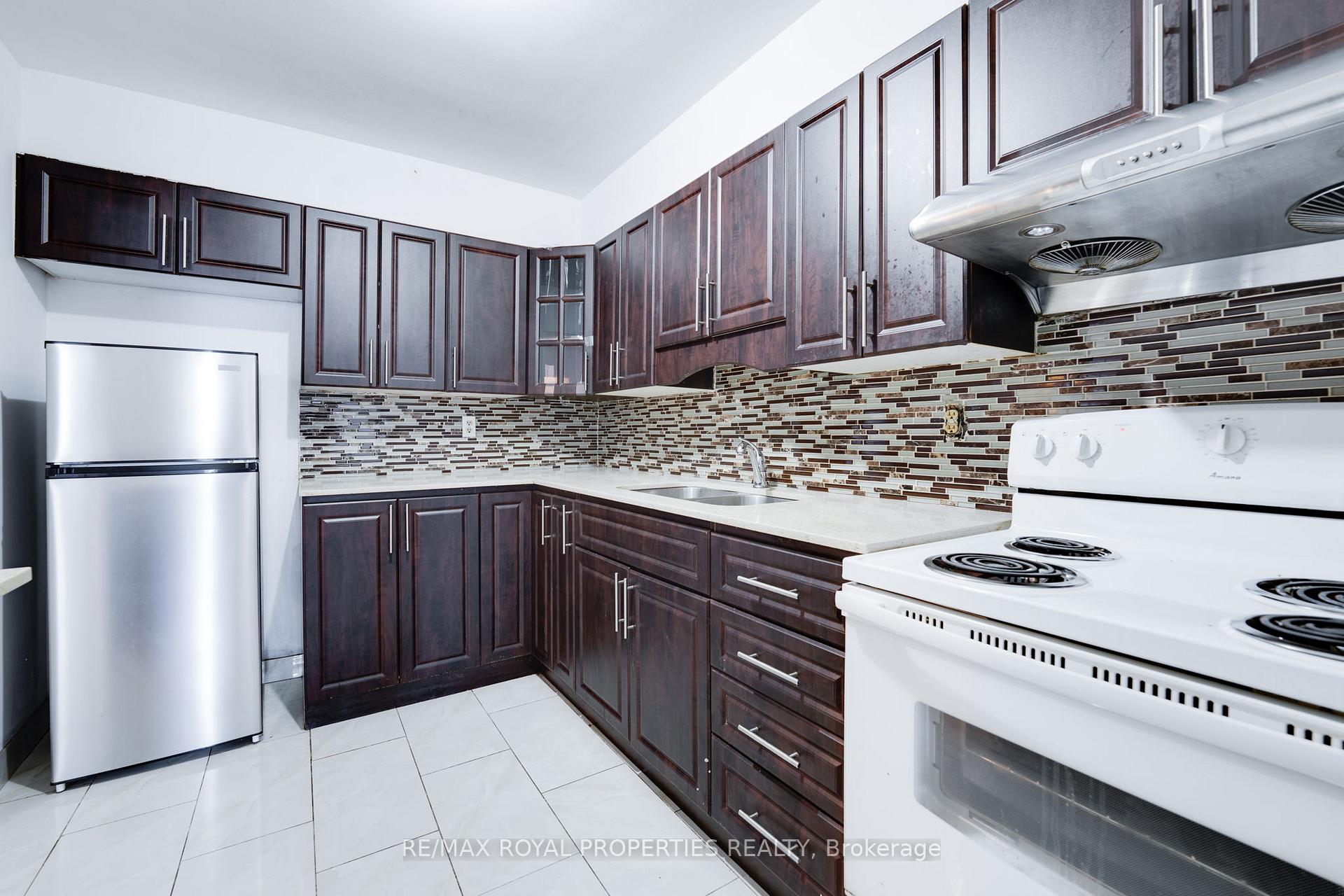 Photo 12 of Unit 309, 10 Edgecliff Golfway, Toronto, Flemingdon Park — HOMEH