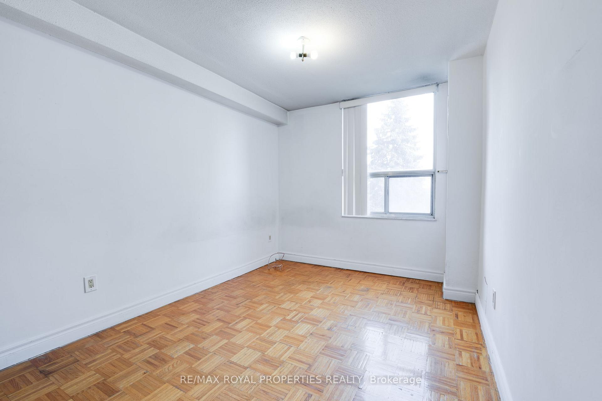 Photo 20 of Unit 309, 10 Edgecliff Golfway, Toronto, Flemingdon Park — HOMEH